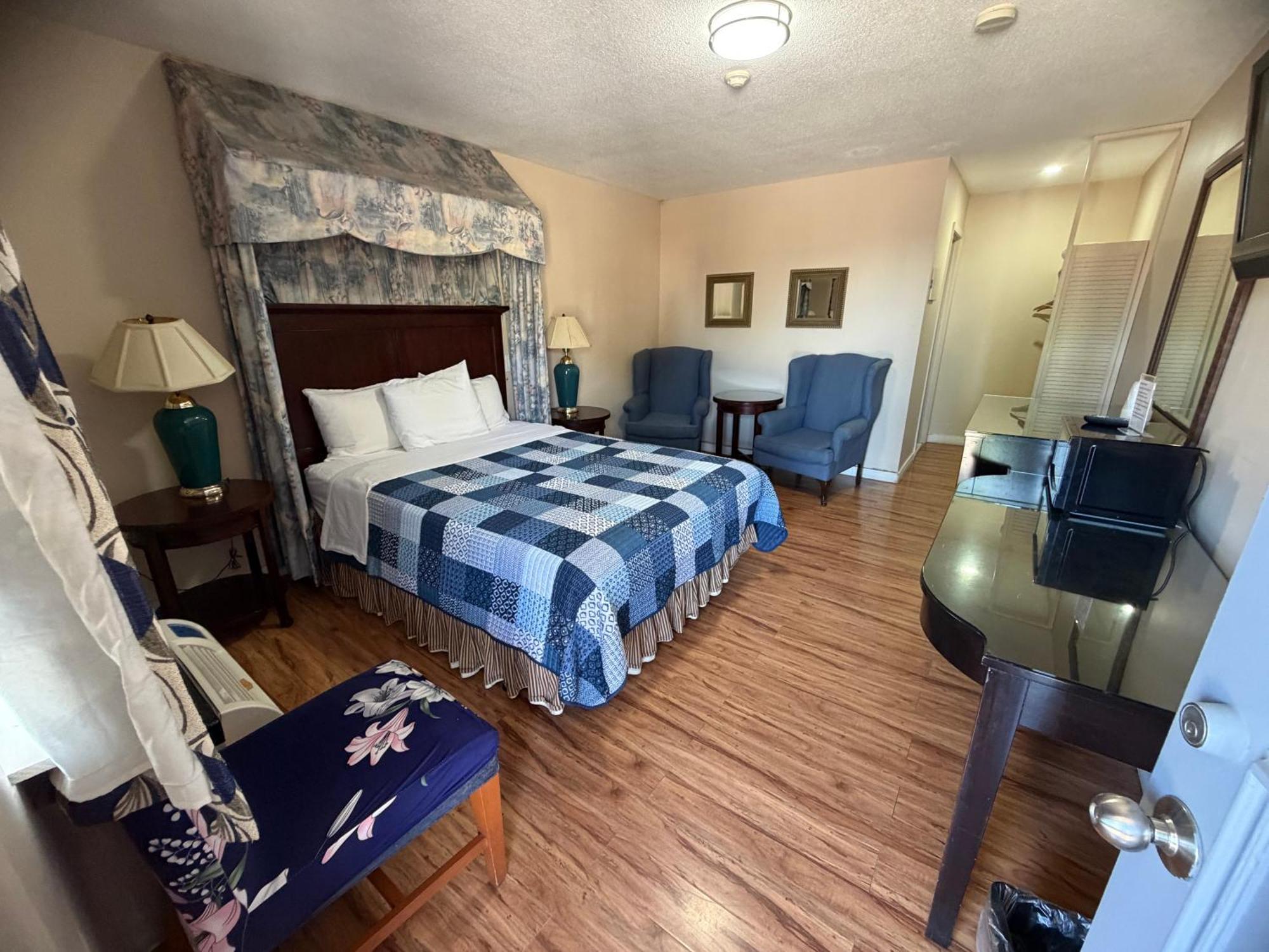 Queen Suite