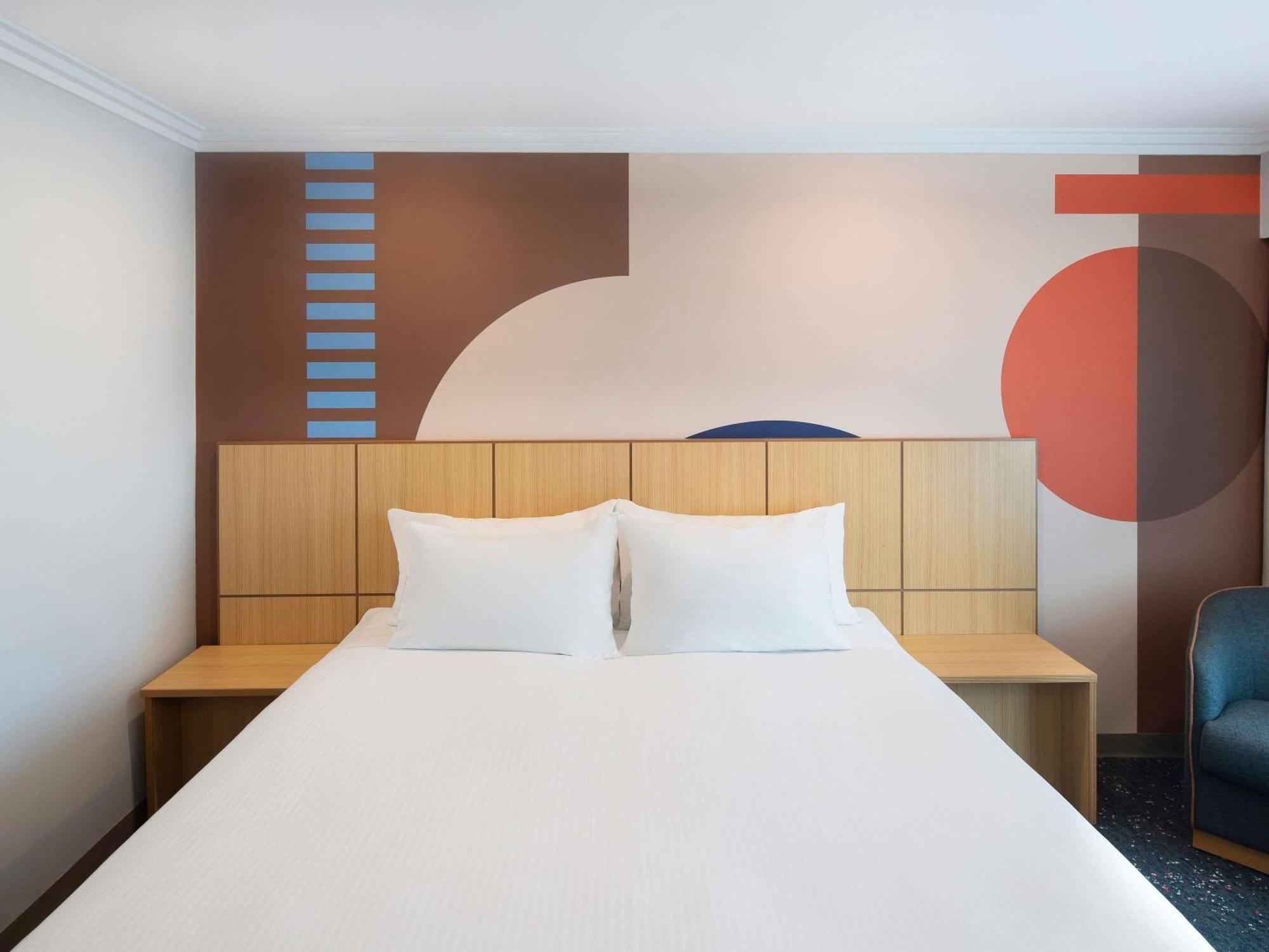 Standard Queen Room