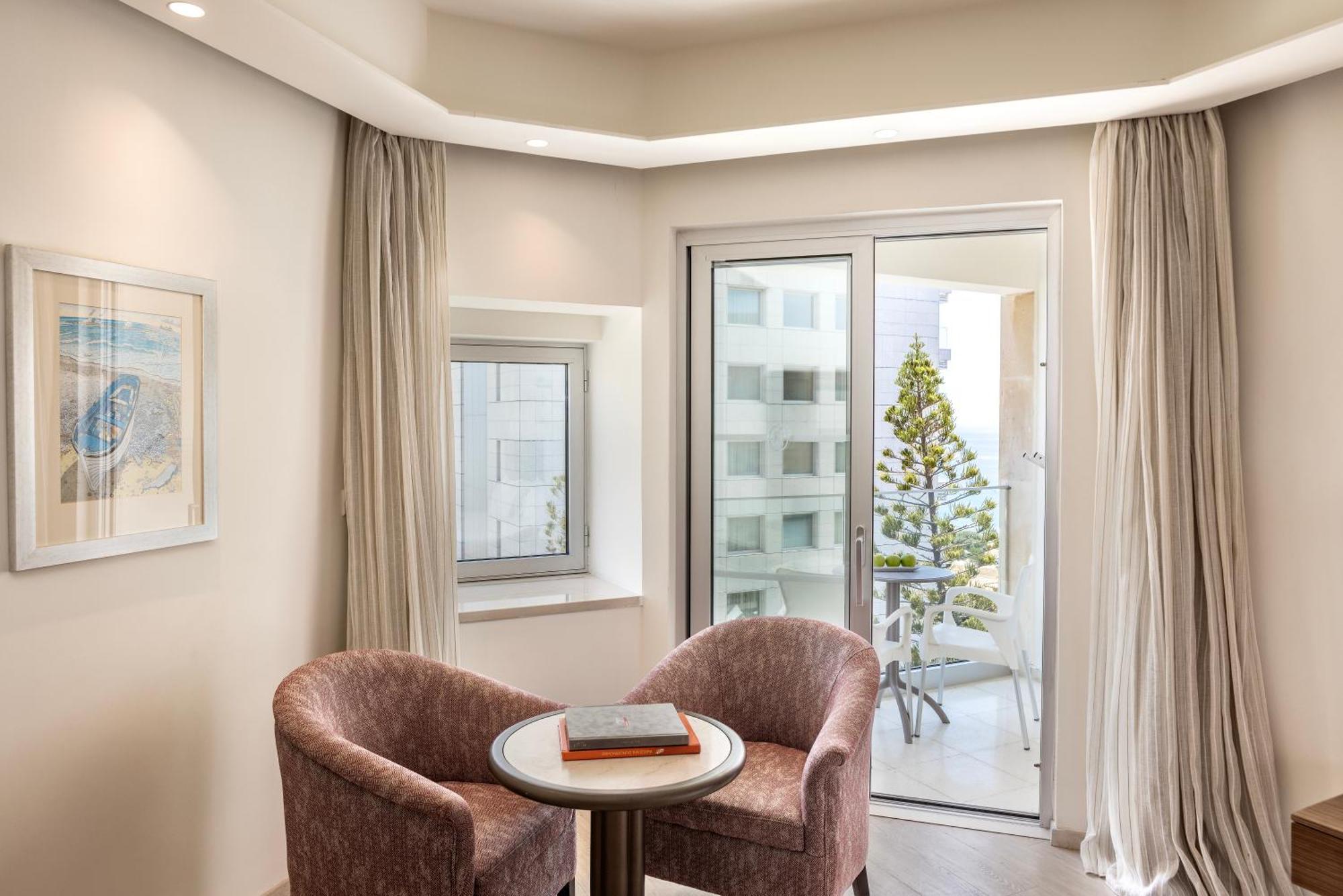 Inland View Room