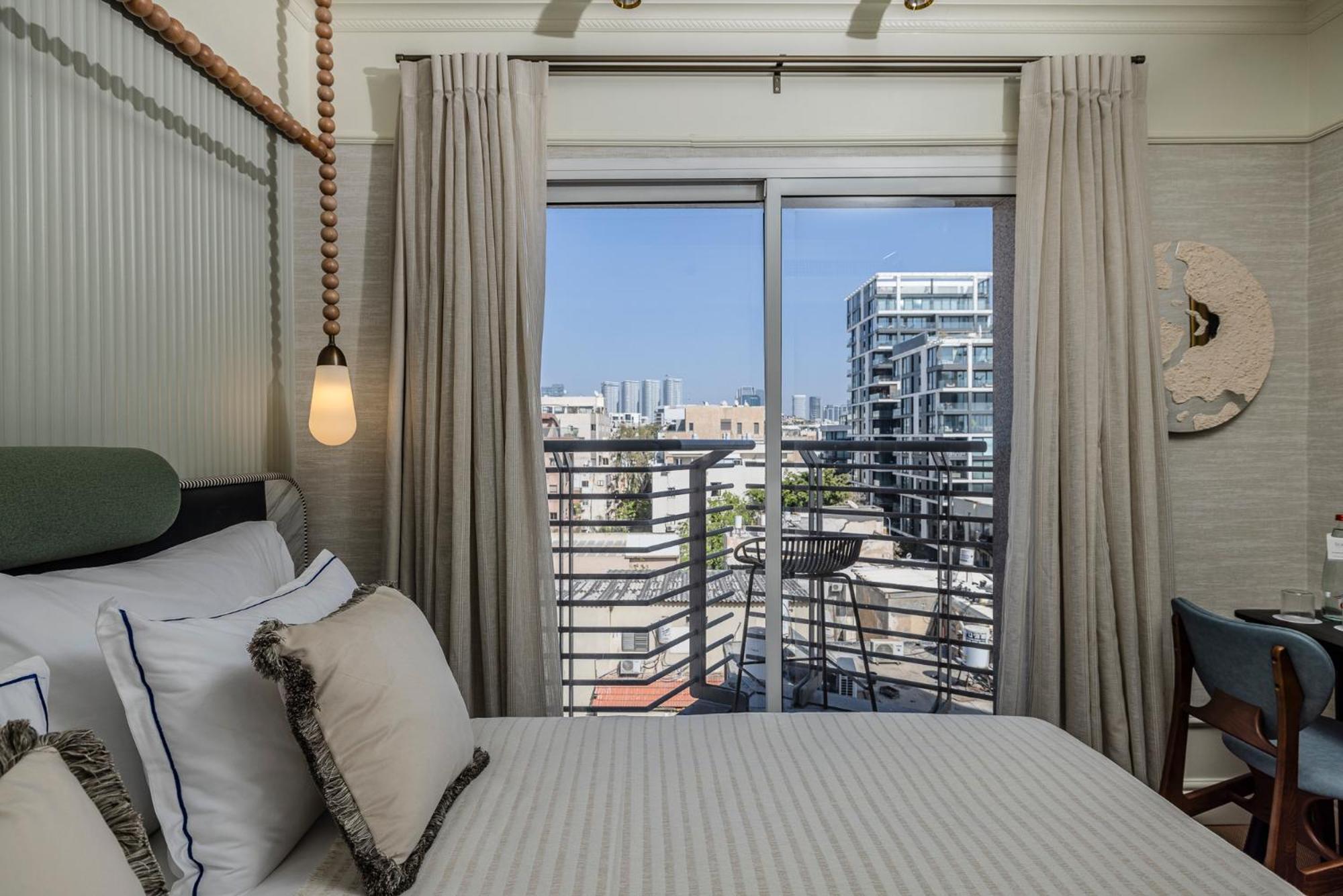 Studio City View