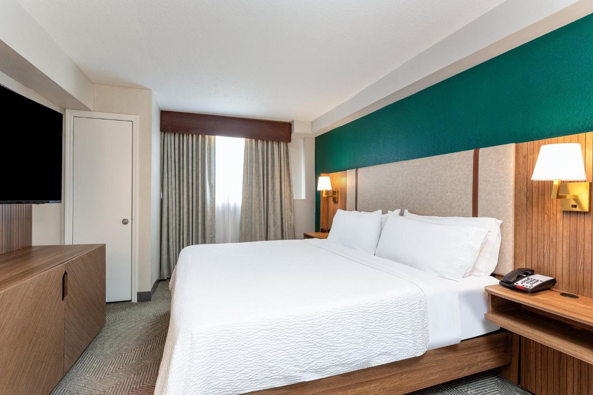 One-Bedroom Suite