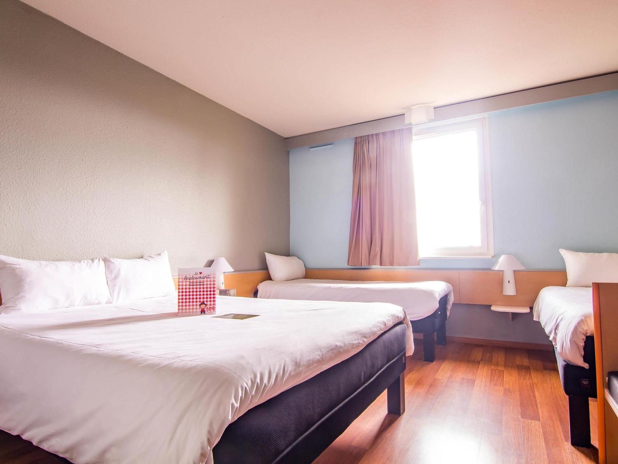 Standard Room Double Bed Twin Beds
