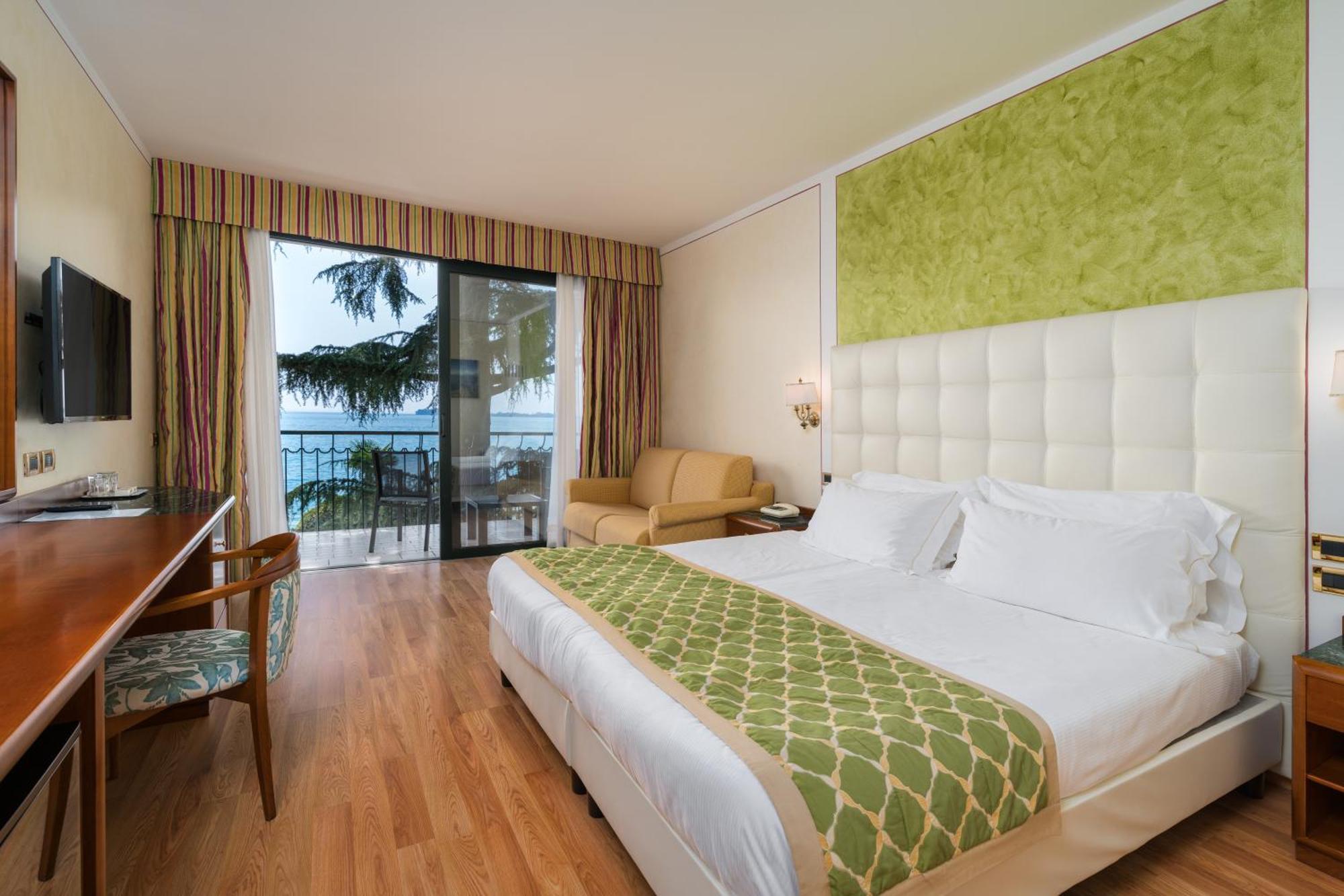 Superior Double or Twin Room Lake View