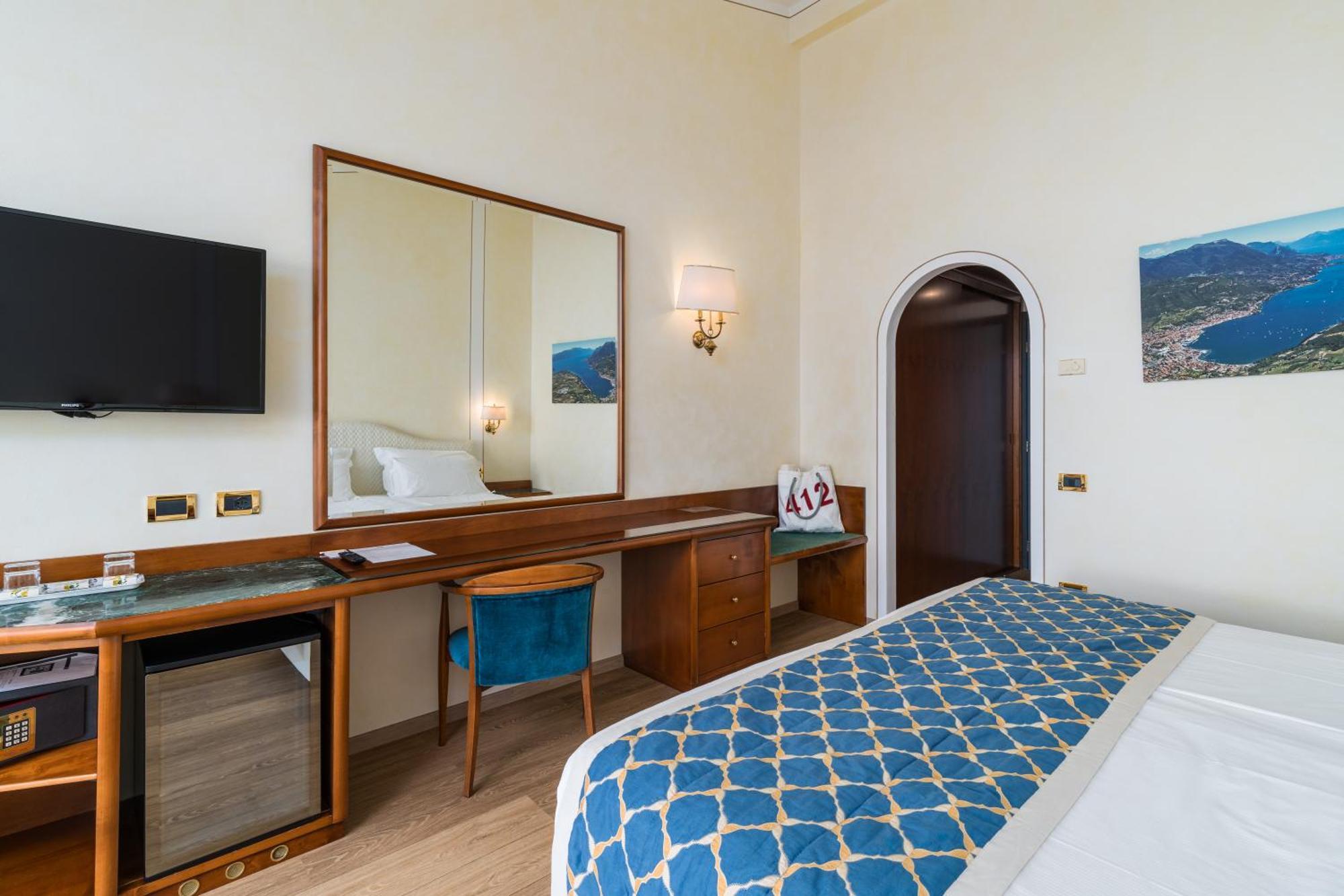 Deluxe Double or Twin Room Lake View