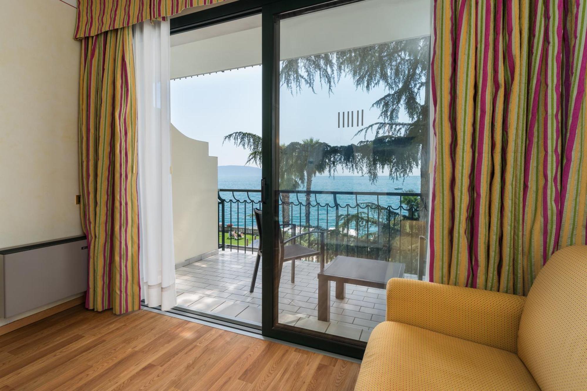 Superior Double or Twin Room Lake View
