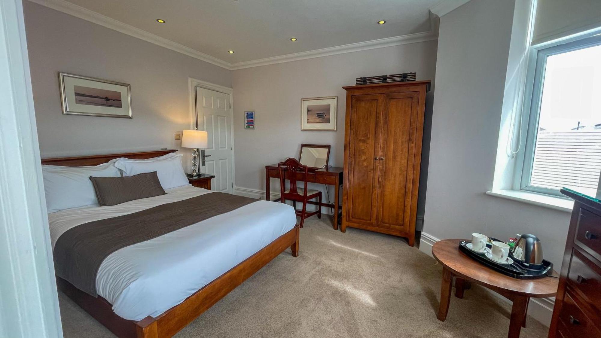 Double Room Private Bathroom