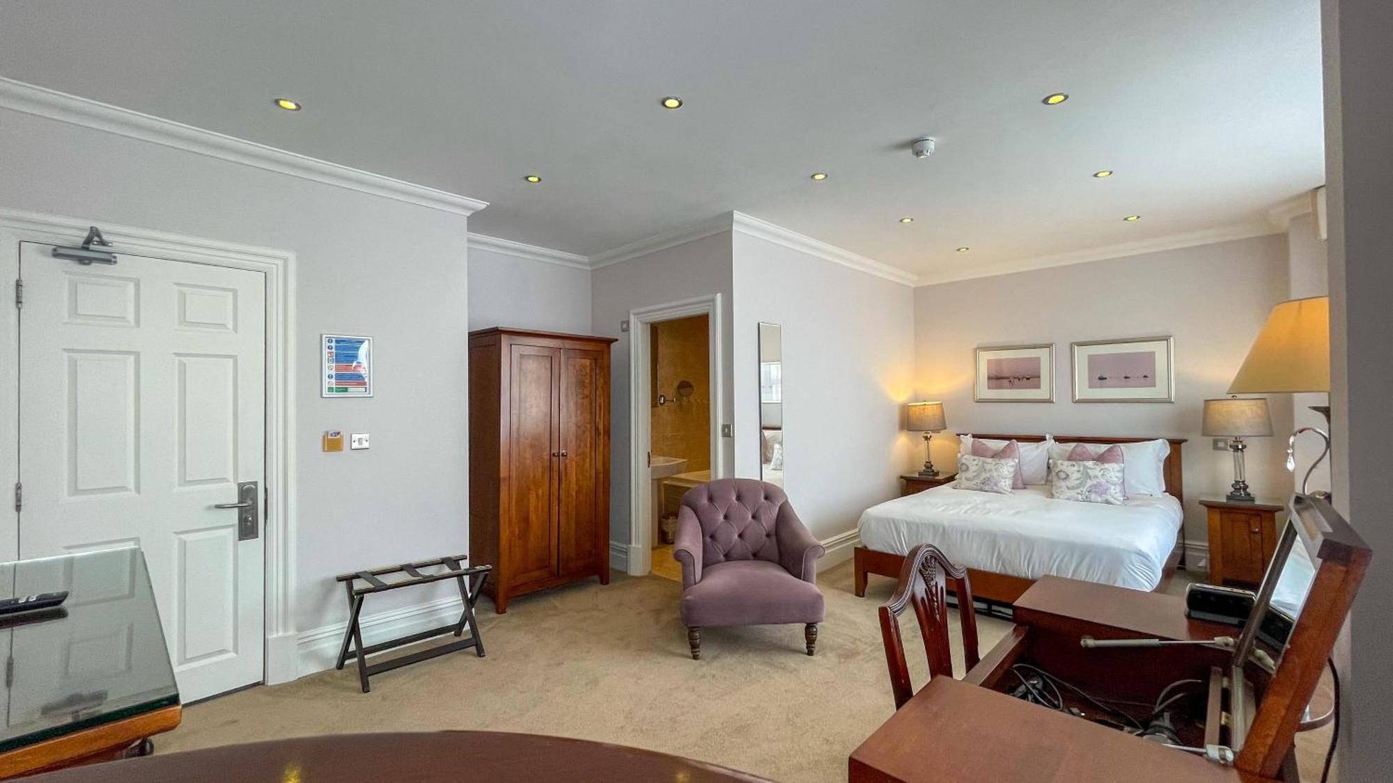 Deluxe King Room