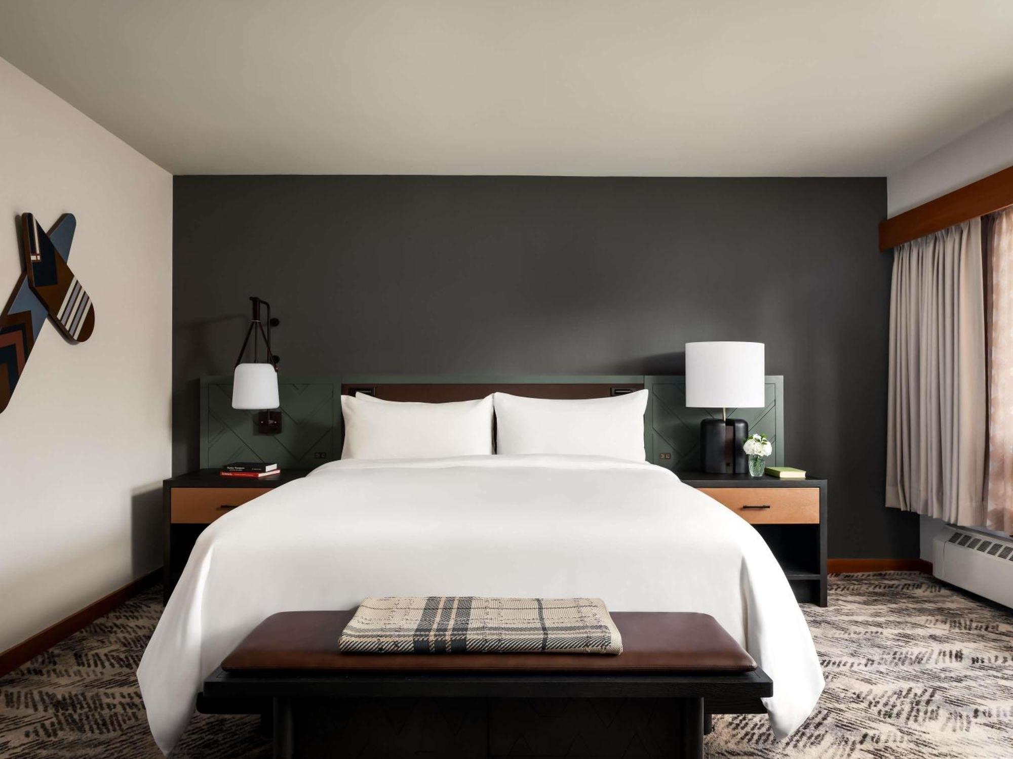 Deluxe King Room