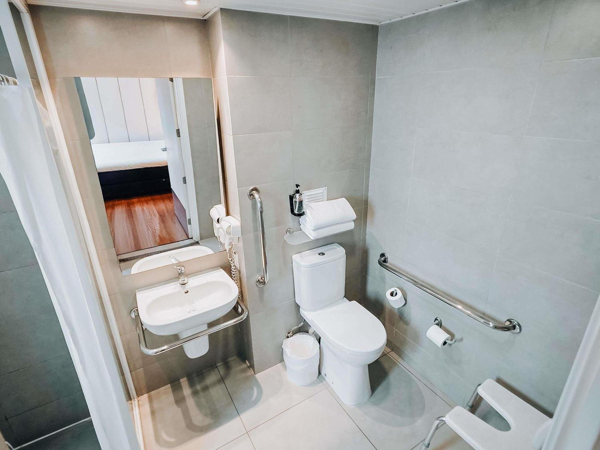 Double Queen Room