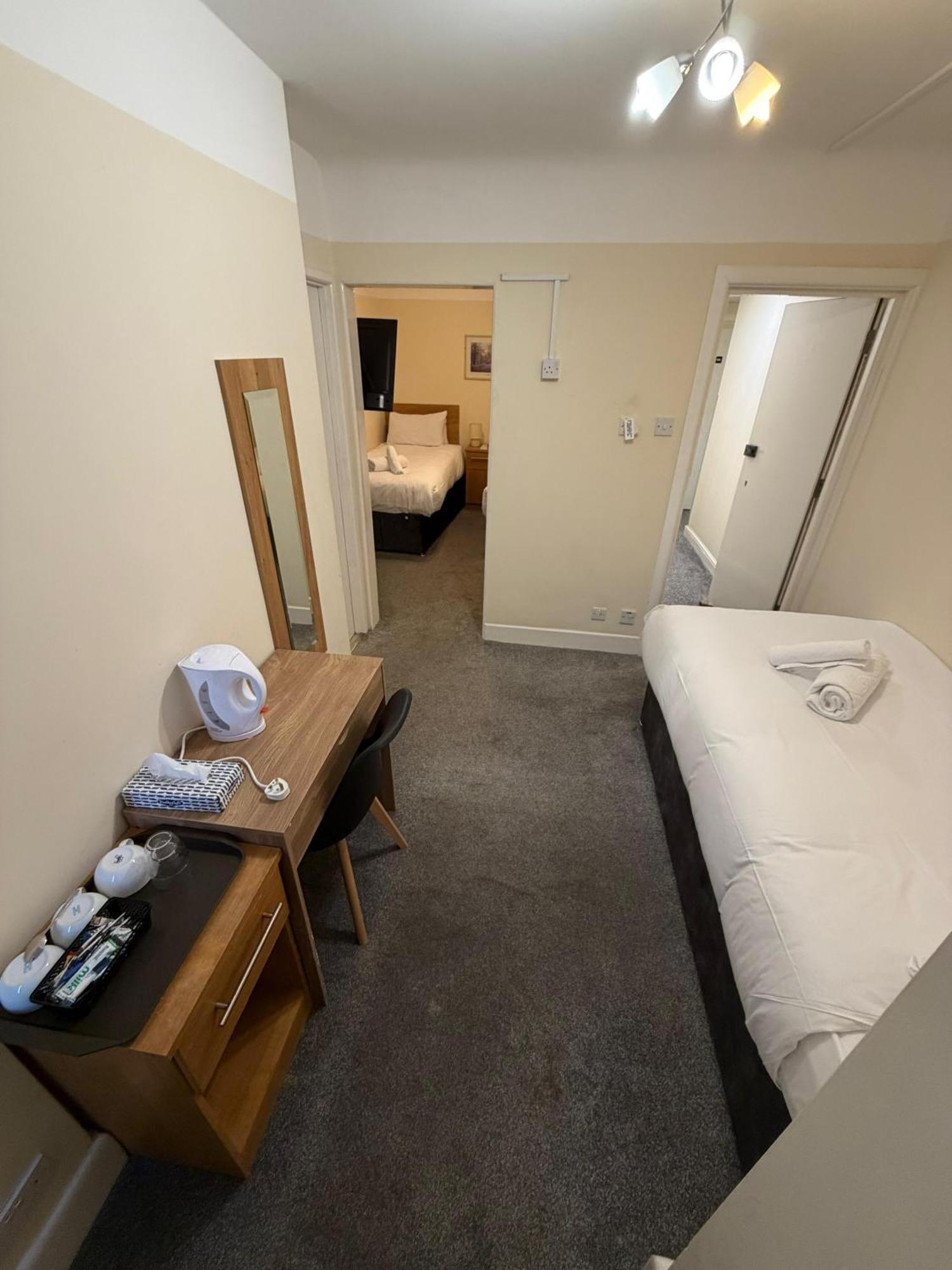 Basic Triple Room