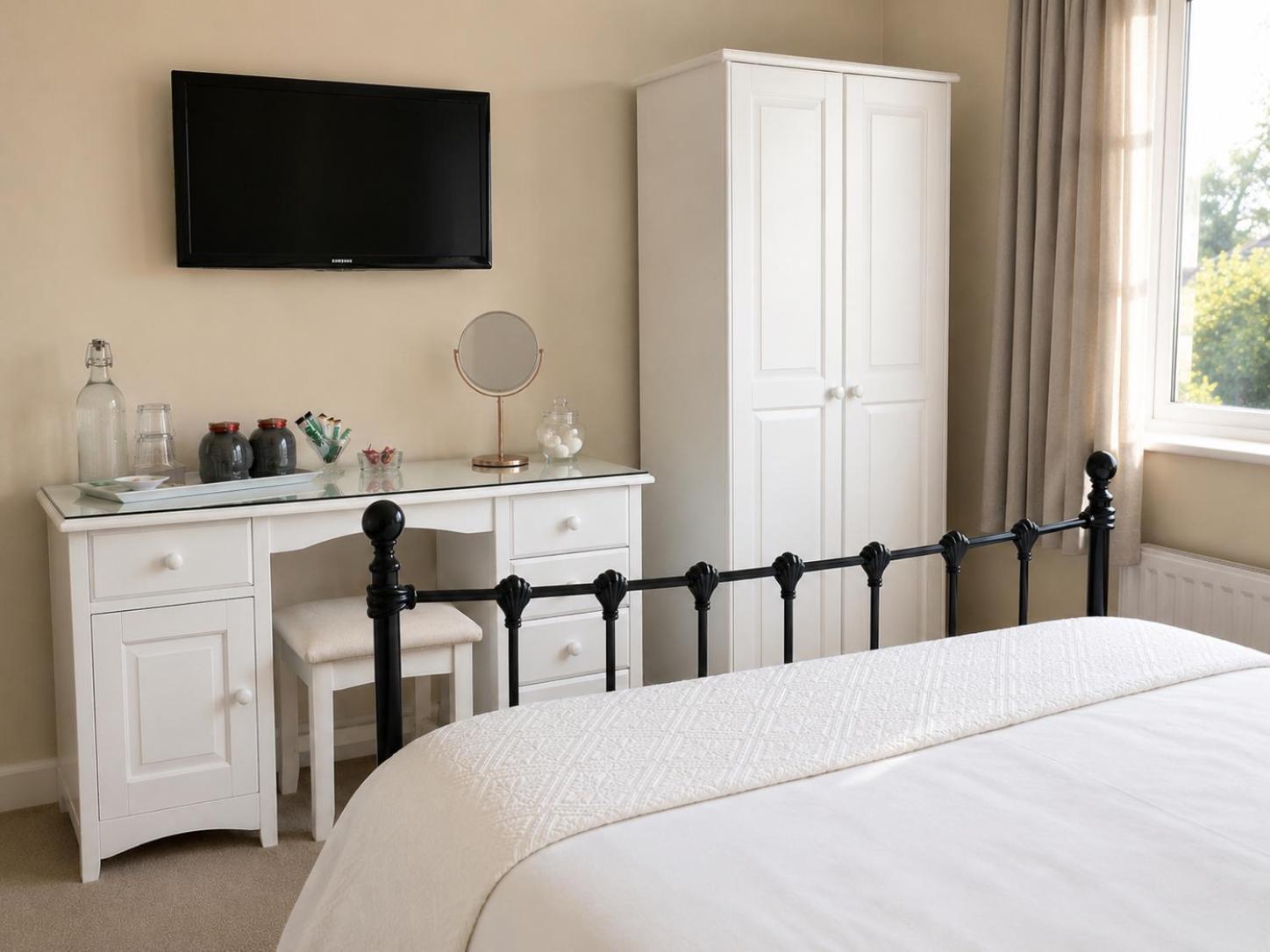 Small Double Room no dogs