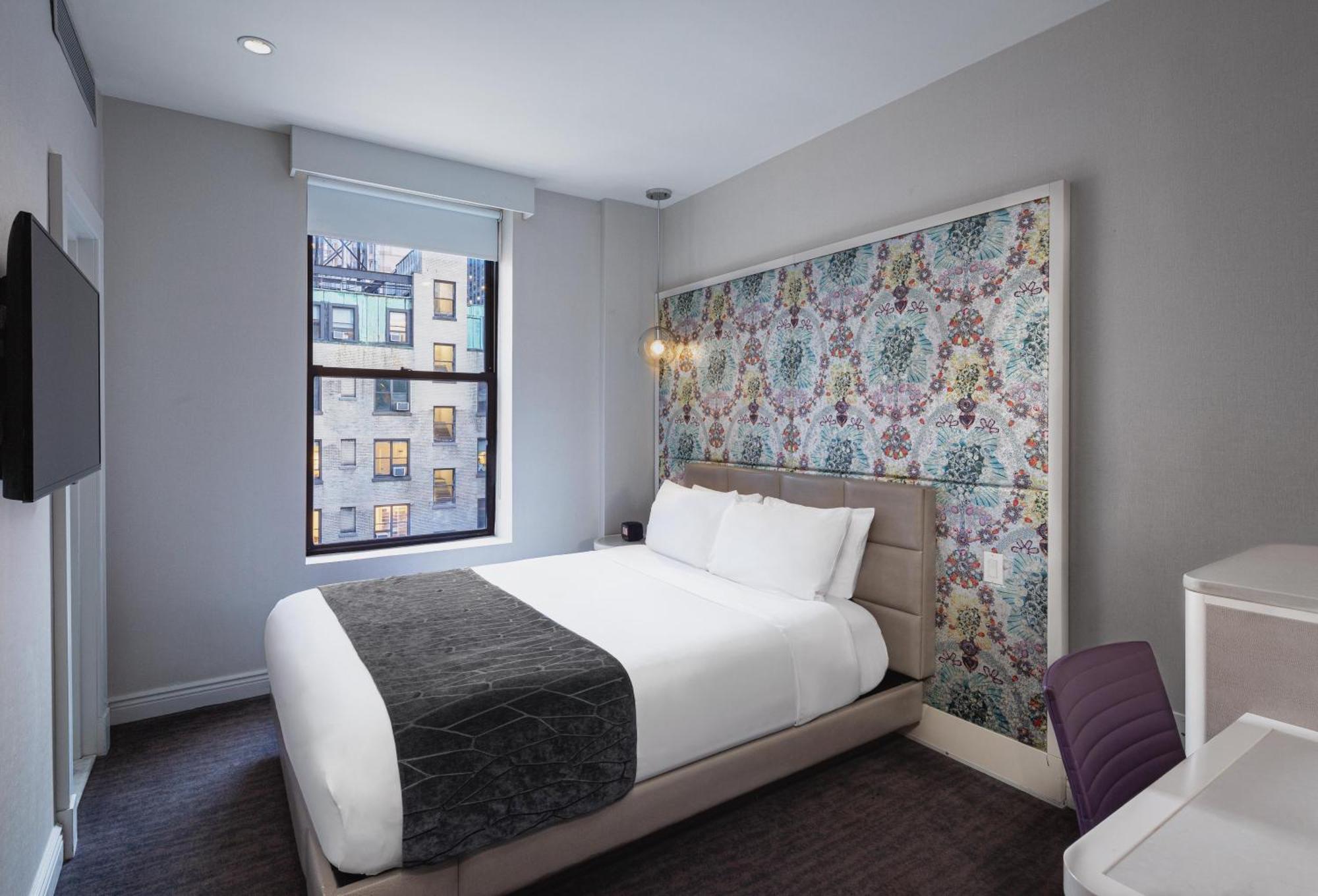 Double Room Bronze