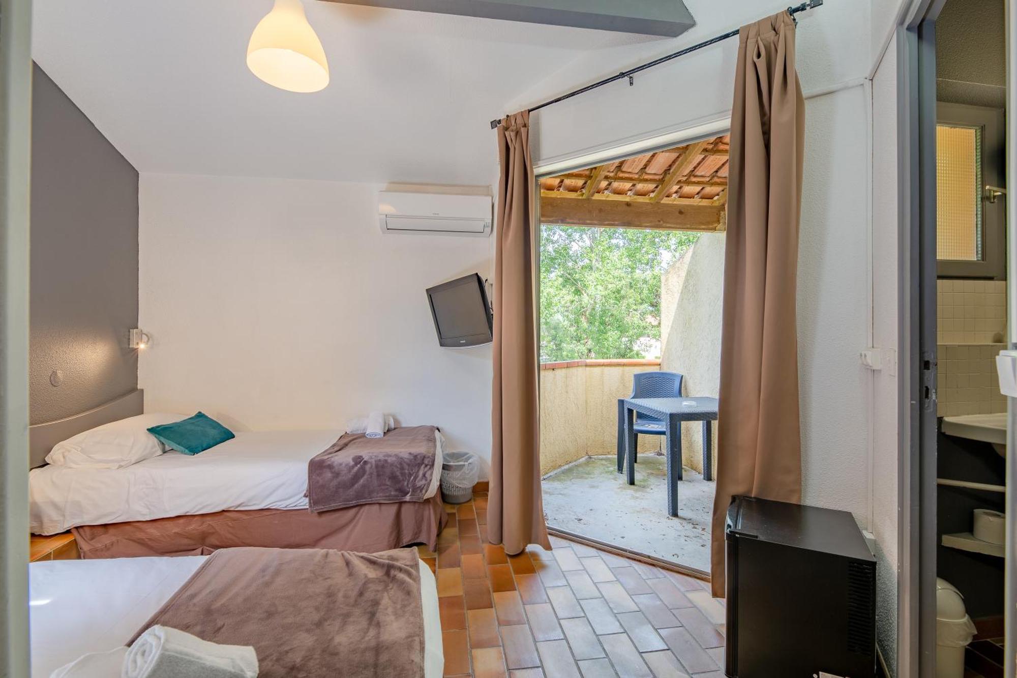 Twin Room Air Conditioning