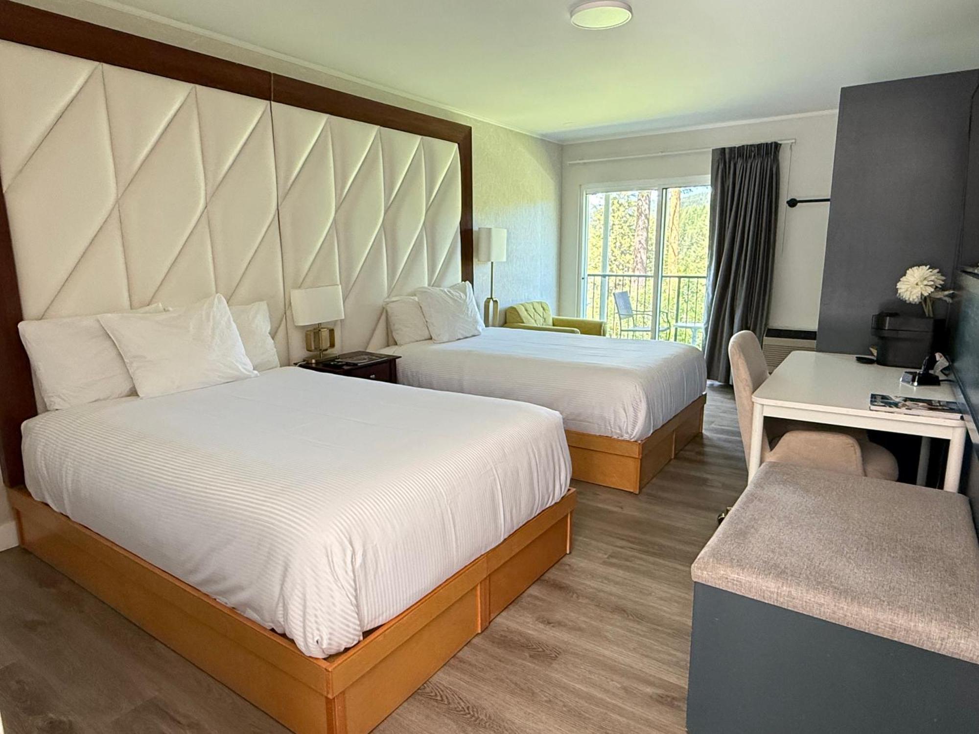 Double Room Mountain View