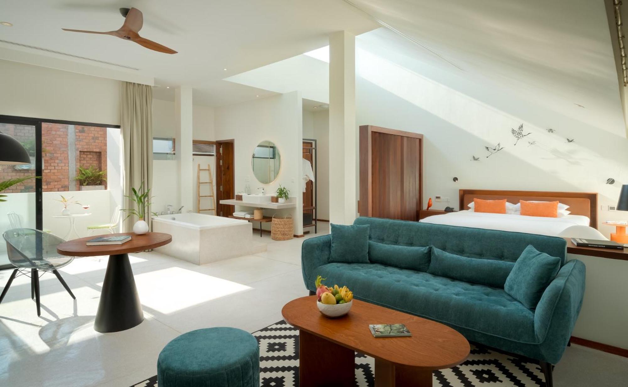 Sarus Crane Suite