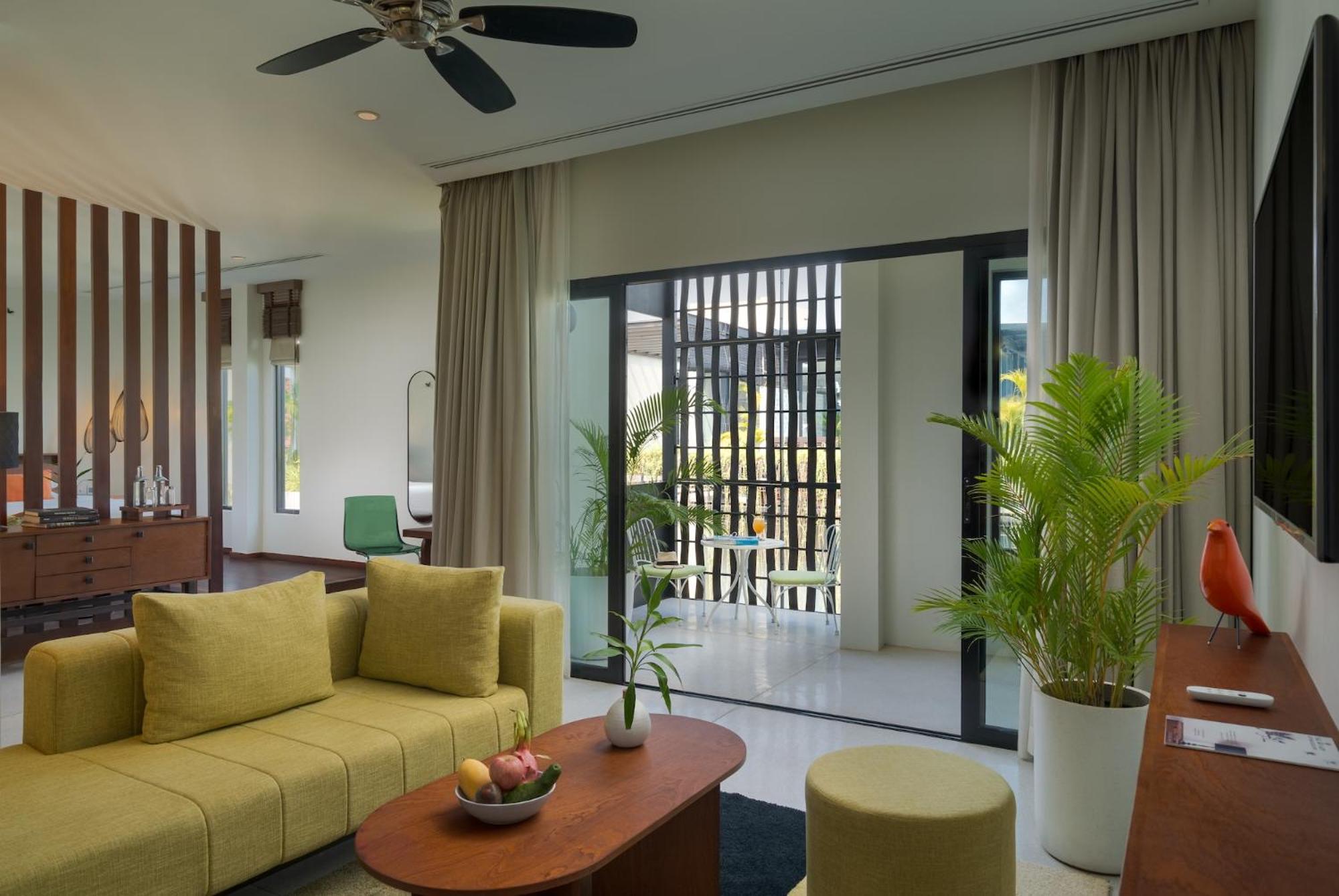 Sarus Crane Suite