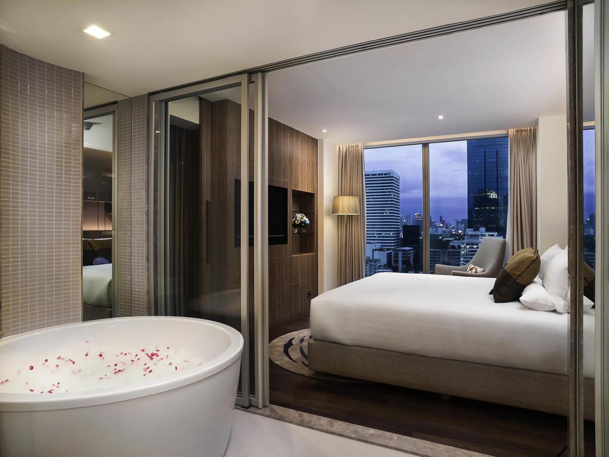Executive Suite Lounge Access