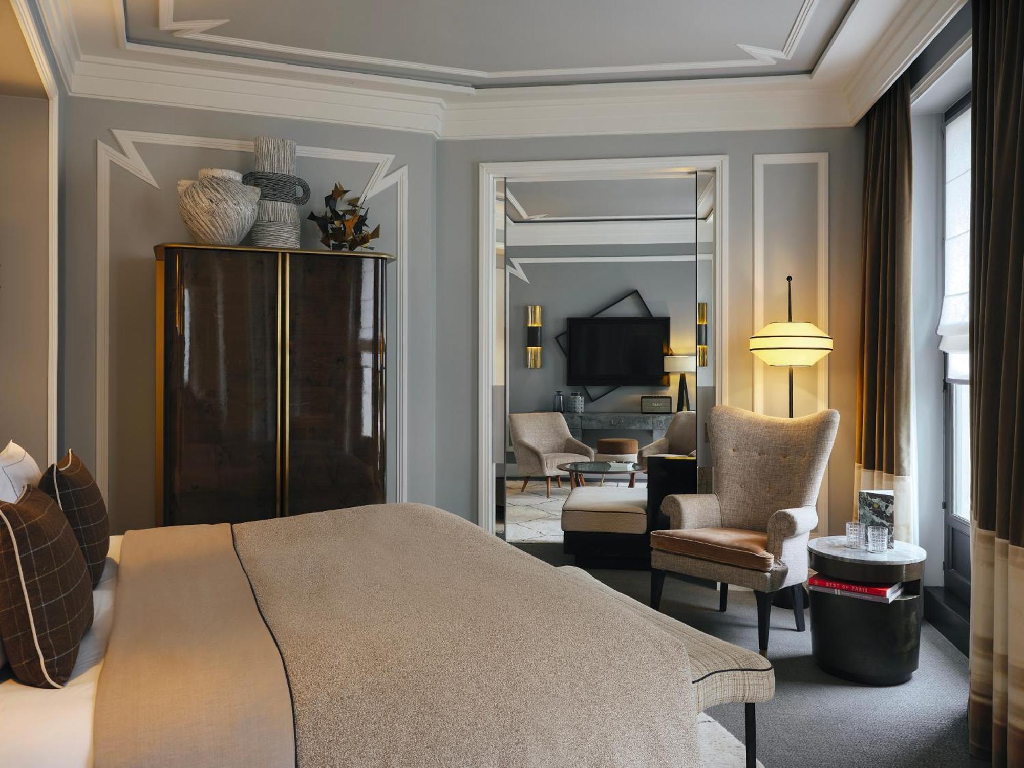Deluxe Suite