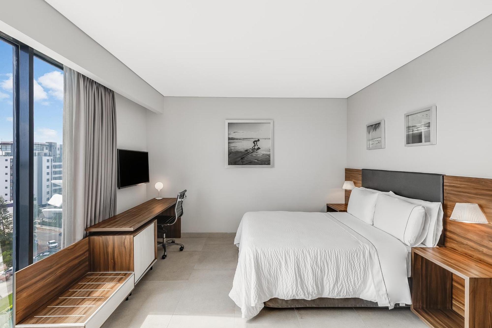 Junior Suite Queen Bed,1771883871:JPEG