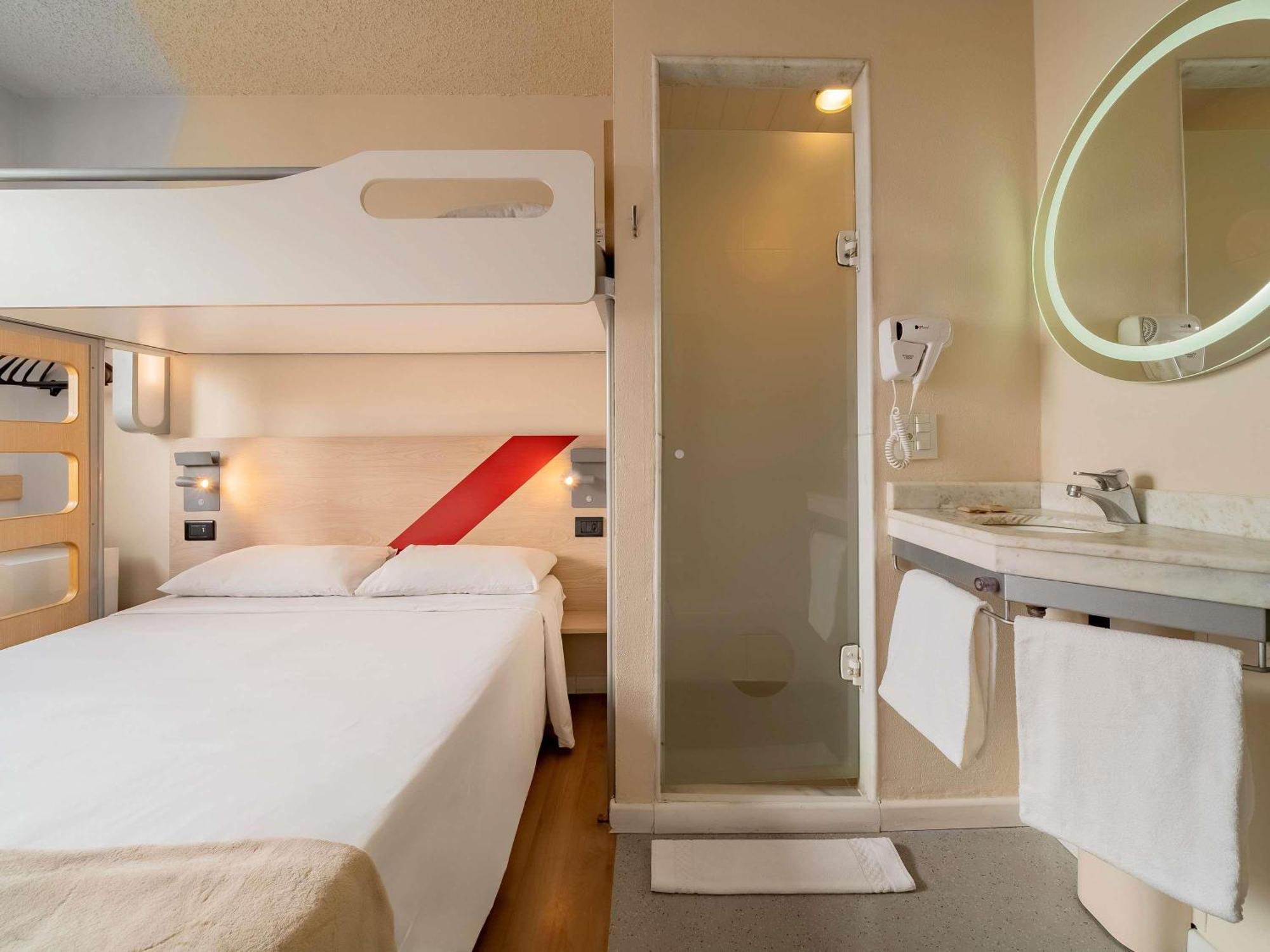 Superior Apartment One Double One Single Bed