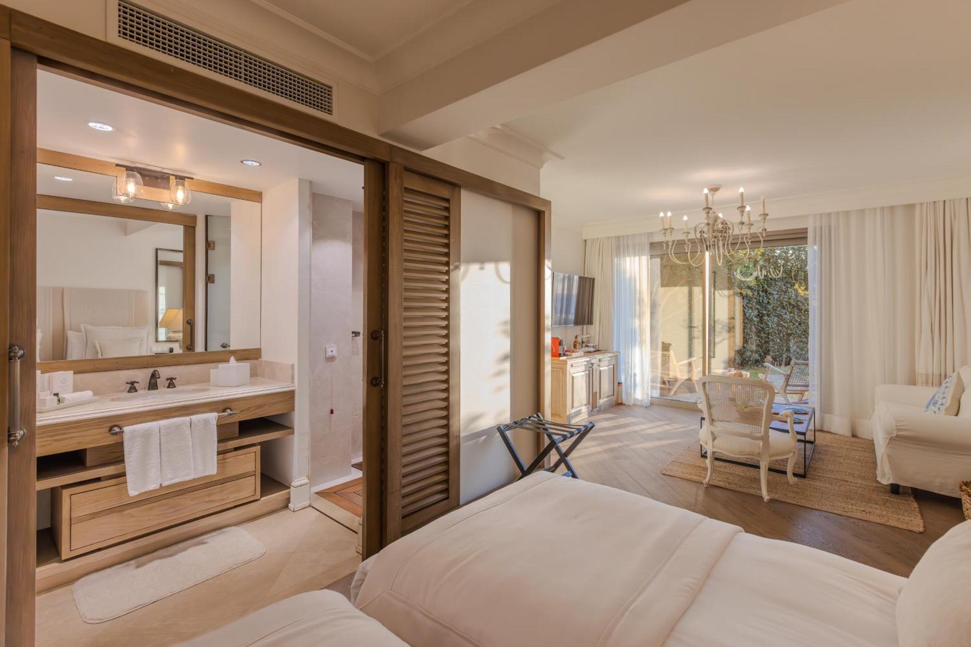 Deluxe Sea View Room