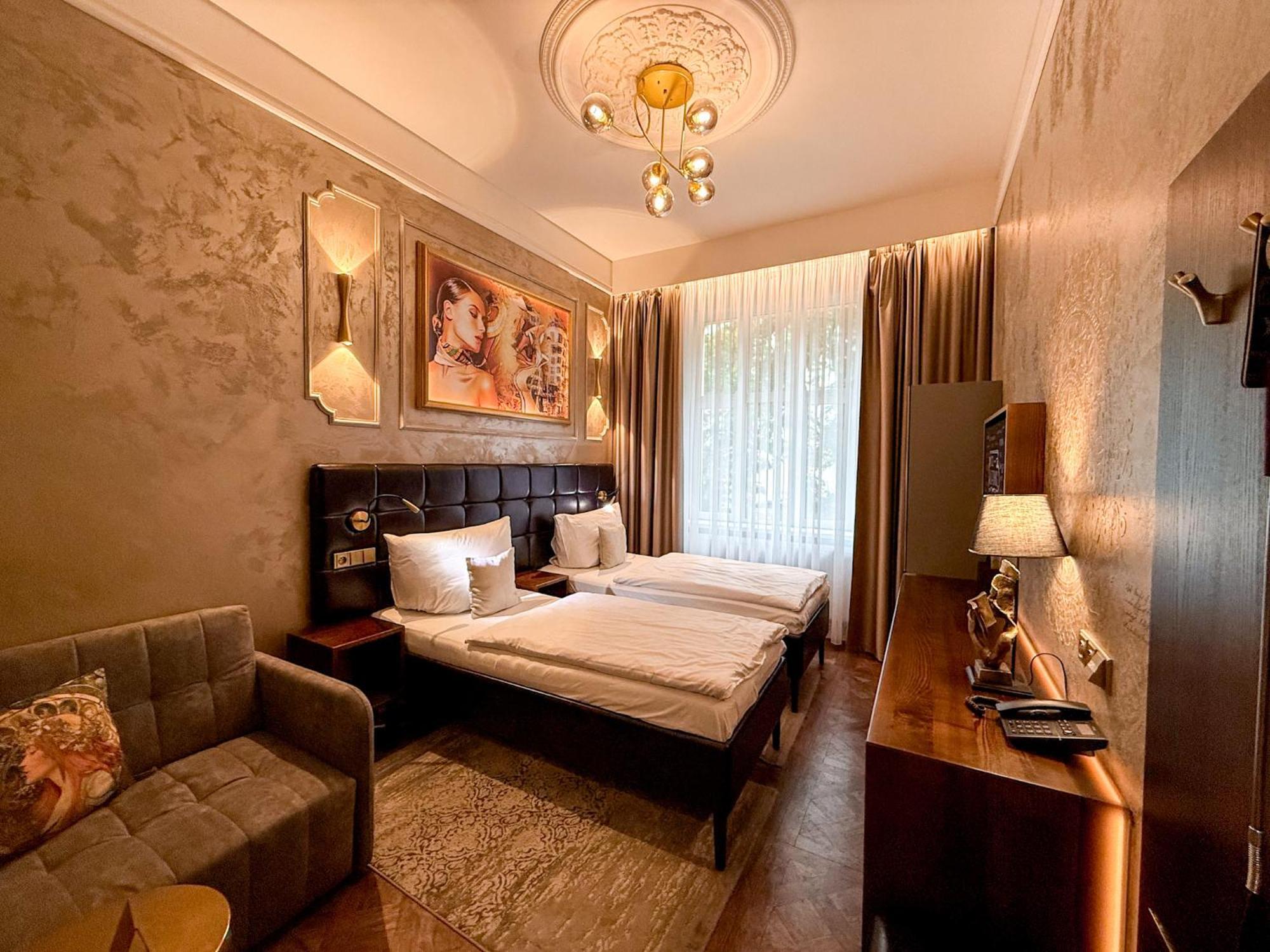 Superior Double or Twin Room Extra Bed