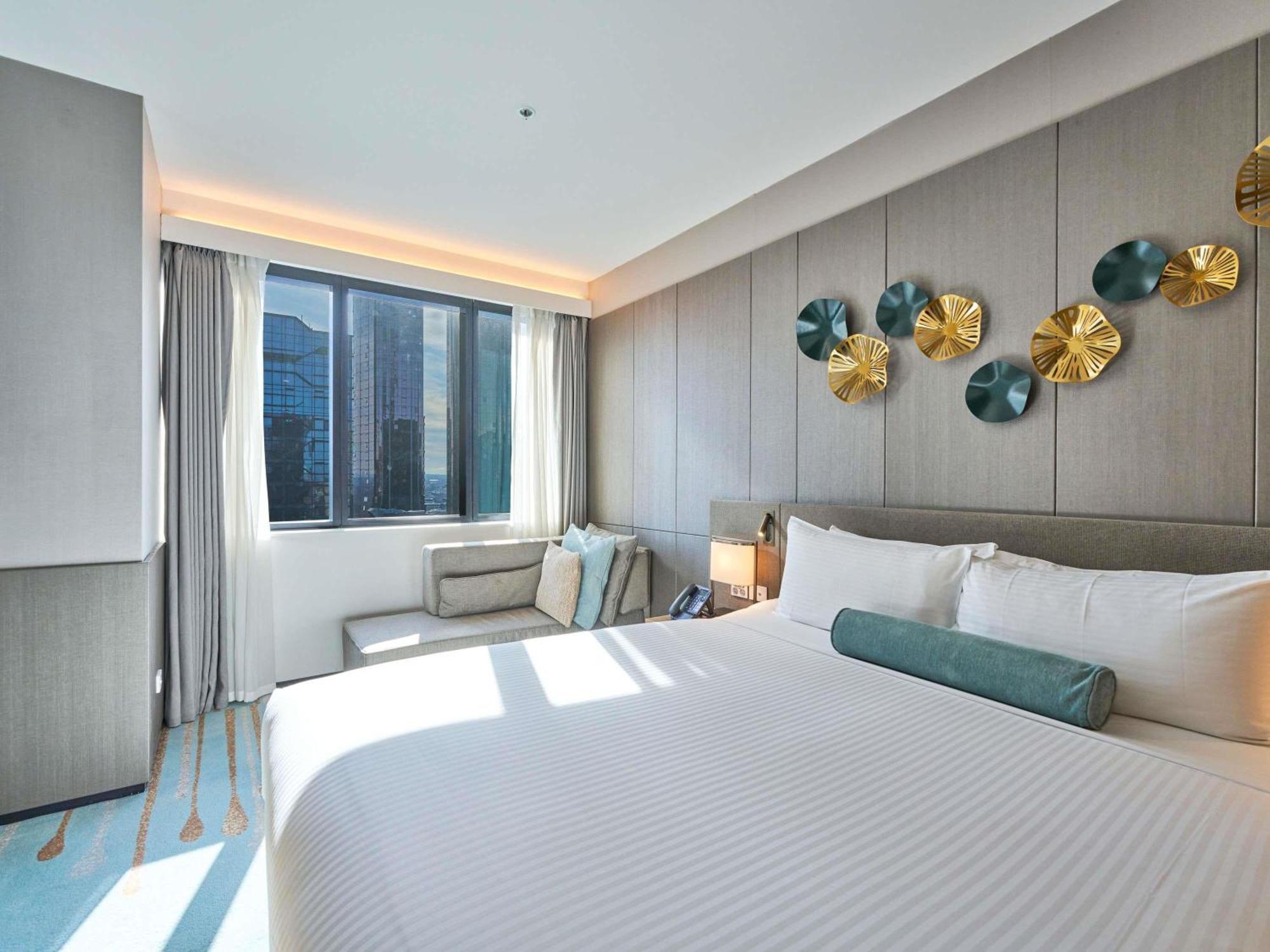 Junior King Suite
