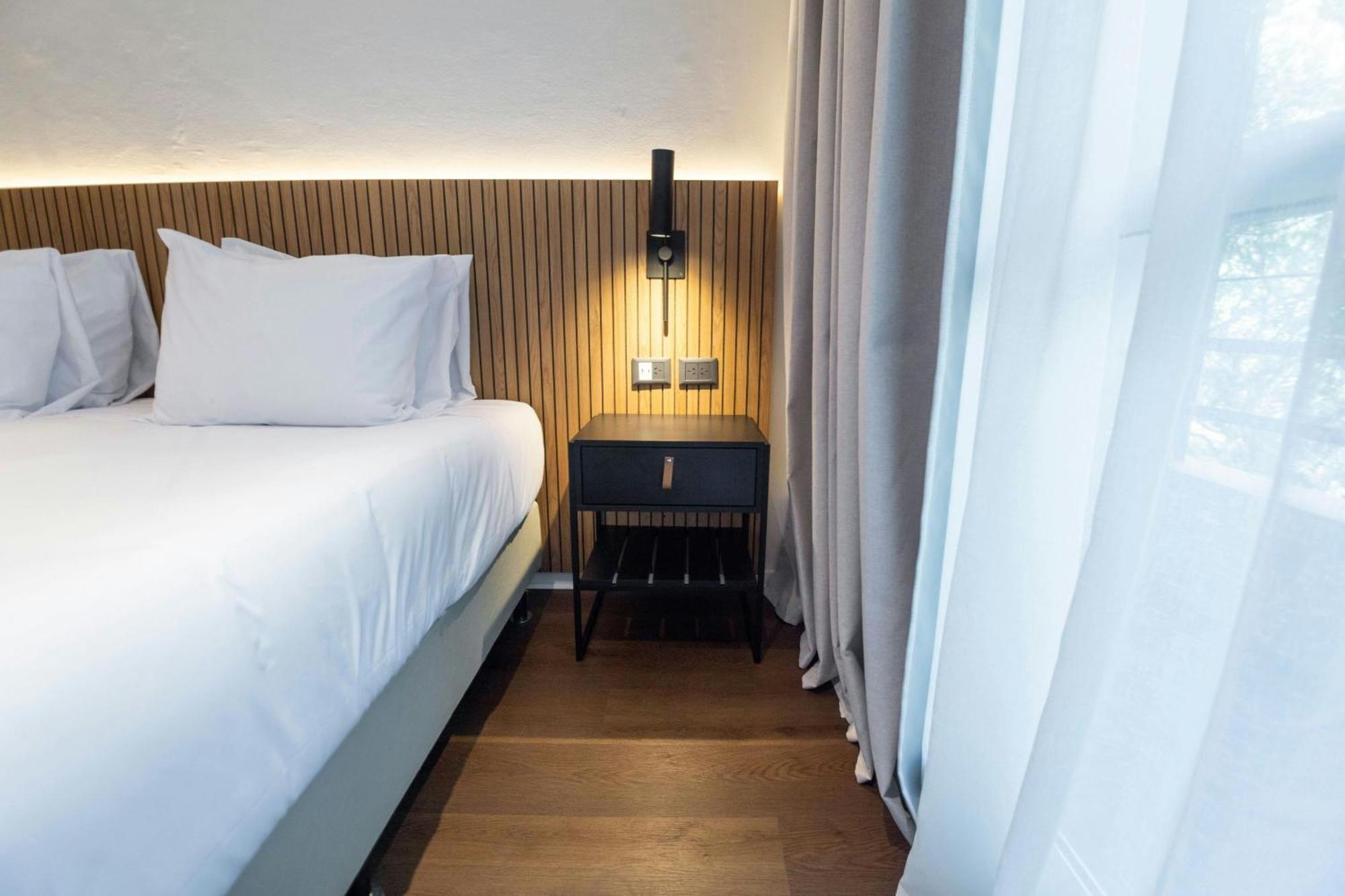 Habitación con balcón y vistas a la ciudad - Cama extragrande