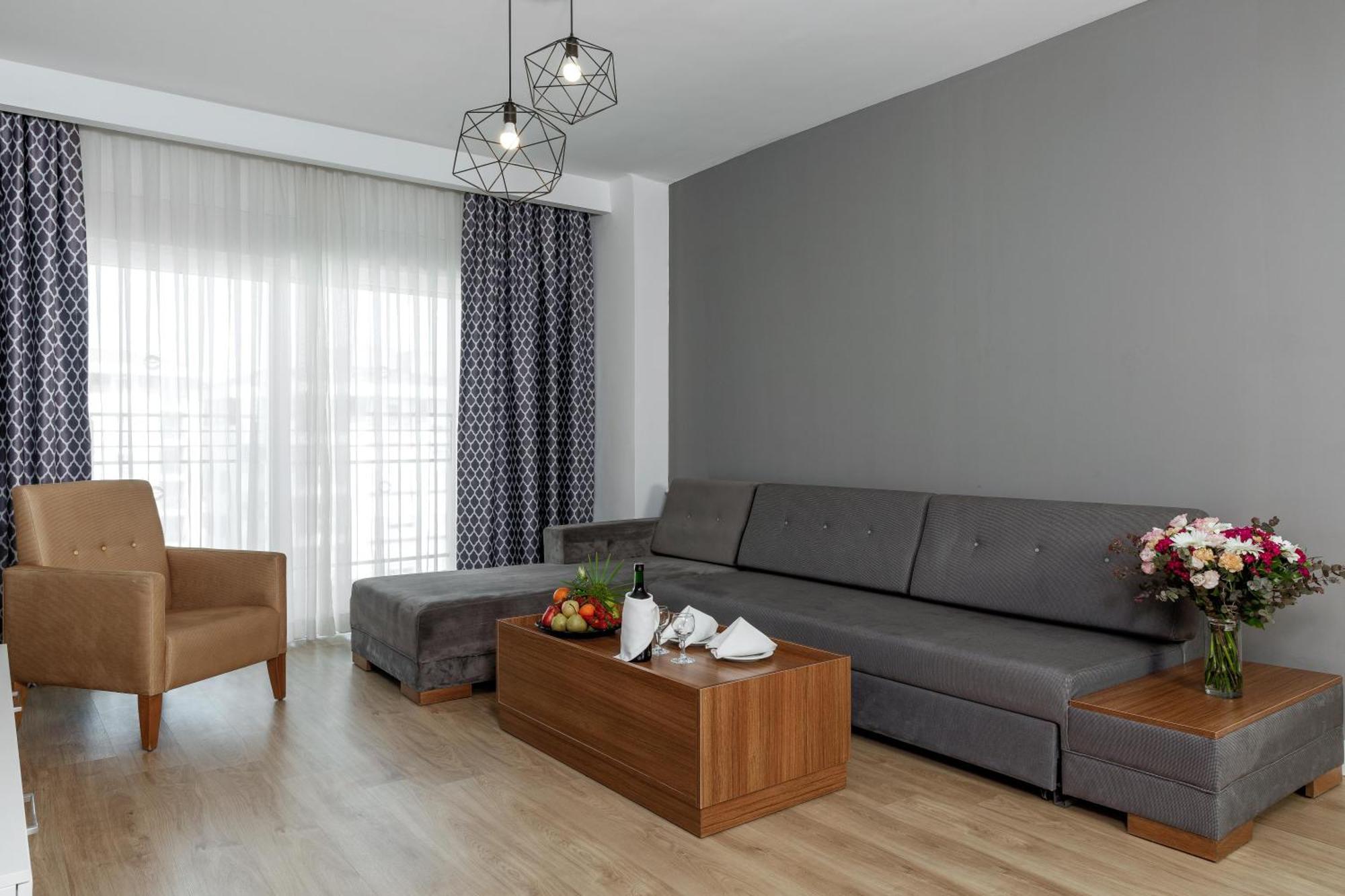 Suite met Uitzicht op het Zwembad