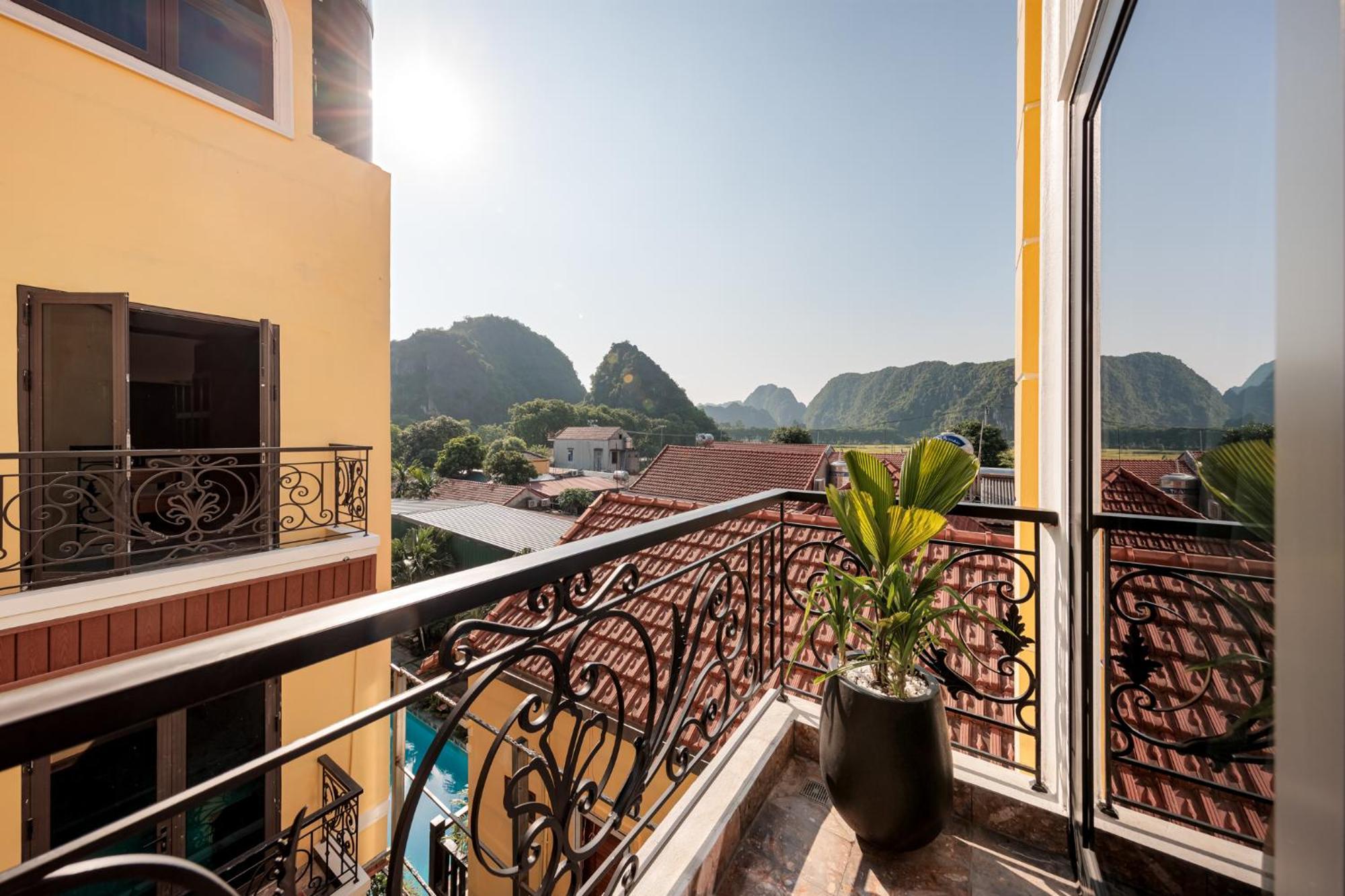 Double or Twin Room Balcony