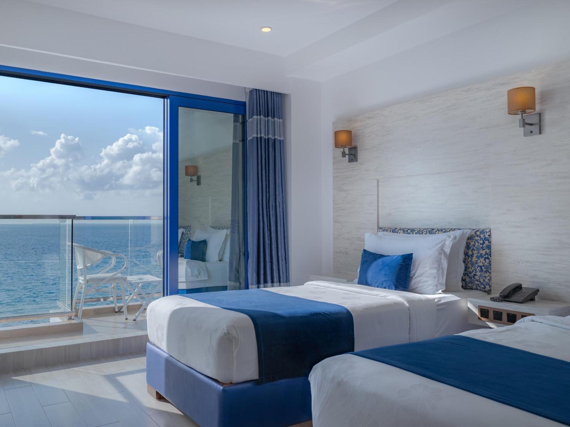 Deluxe Family Room Seaview Balcony