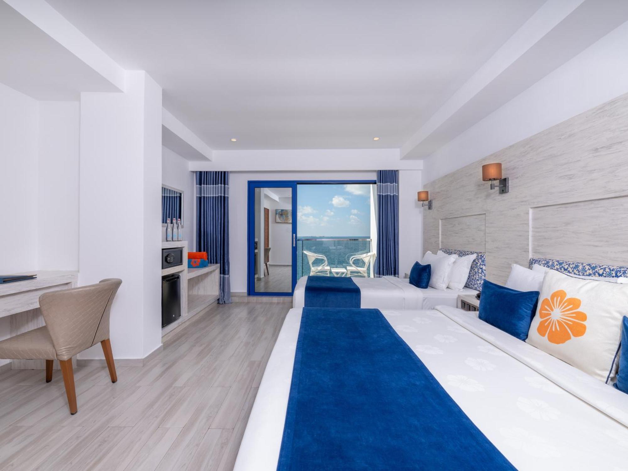 Deluxe Family Room Seaview Balcony