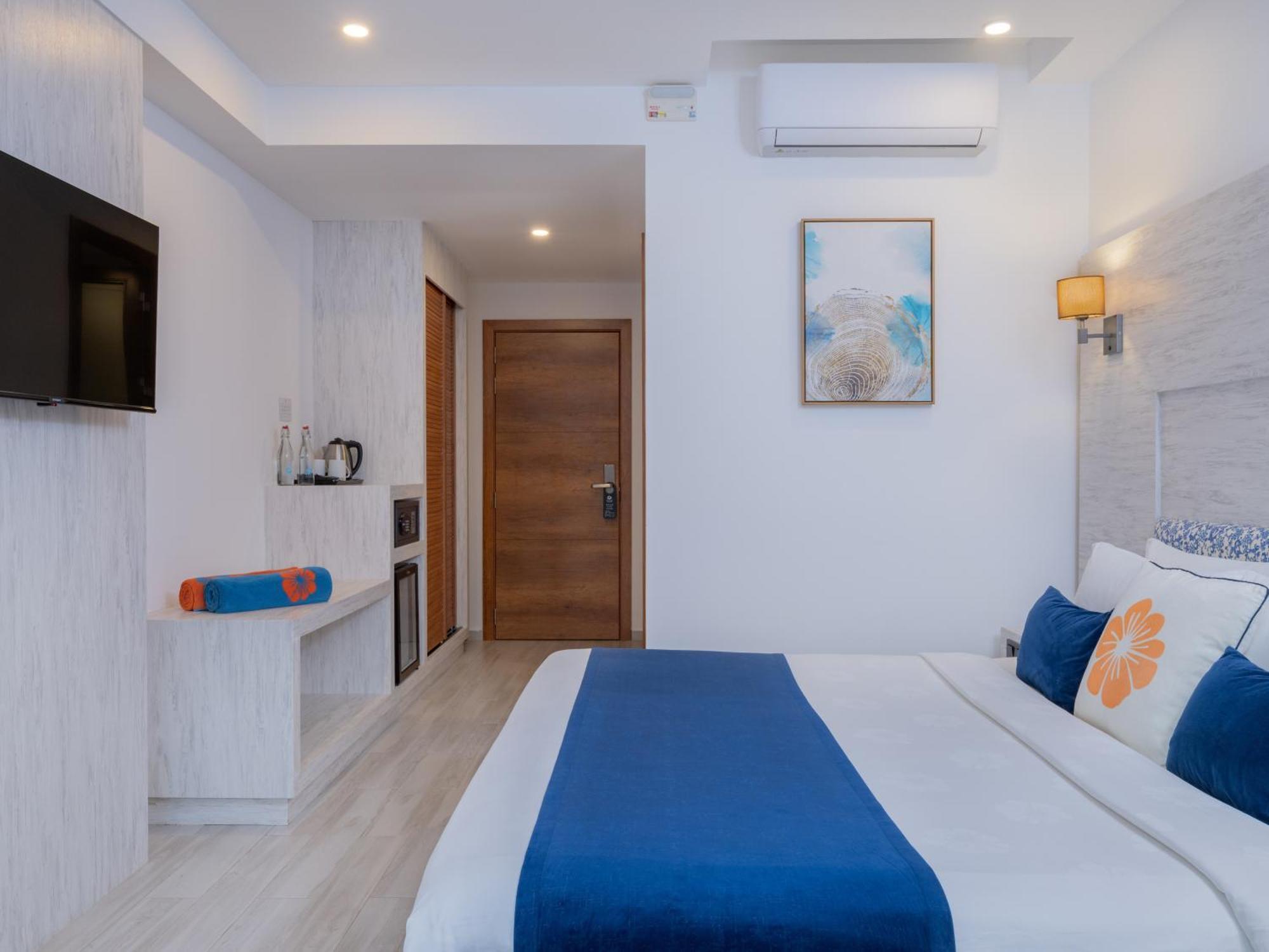 Deluxe Double Room City View Balcony