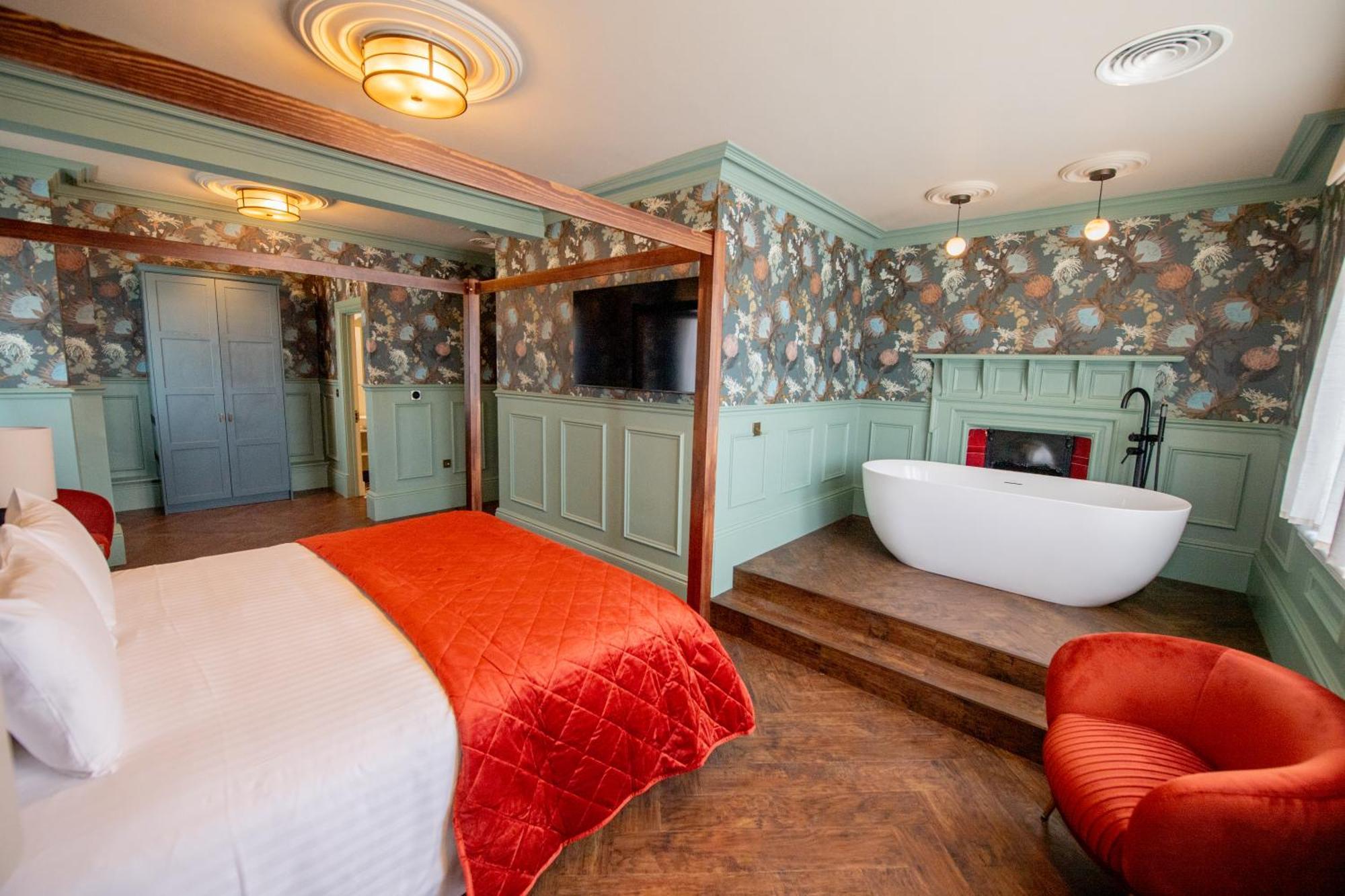 Deluxe King Room