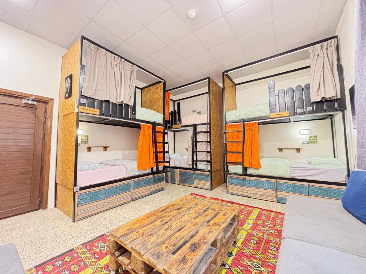 Bed 6-Bed Mixed Dormitory Room
