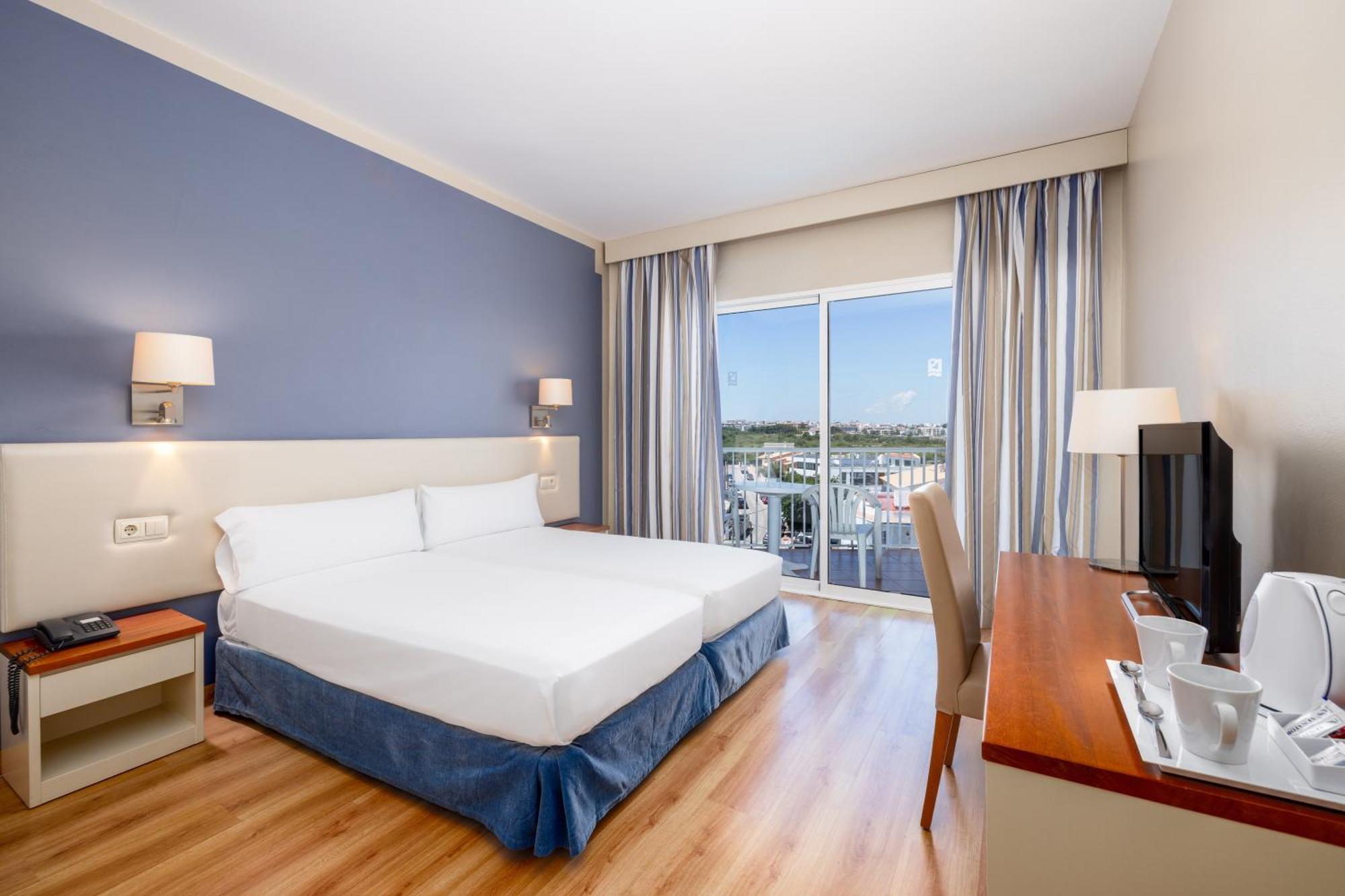 Twin Room Partial Sea View