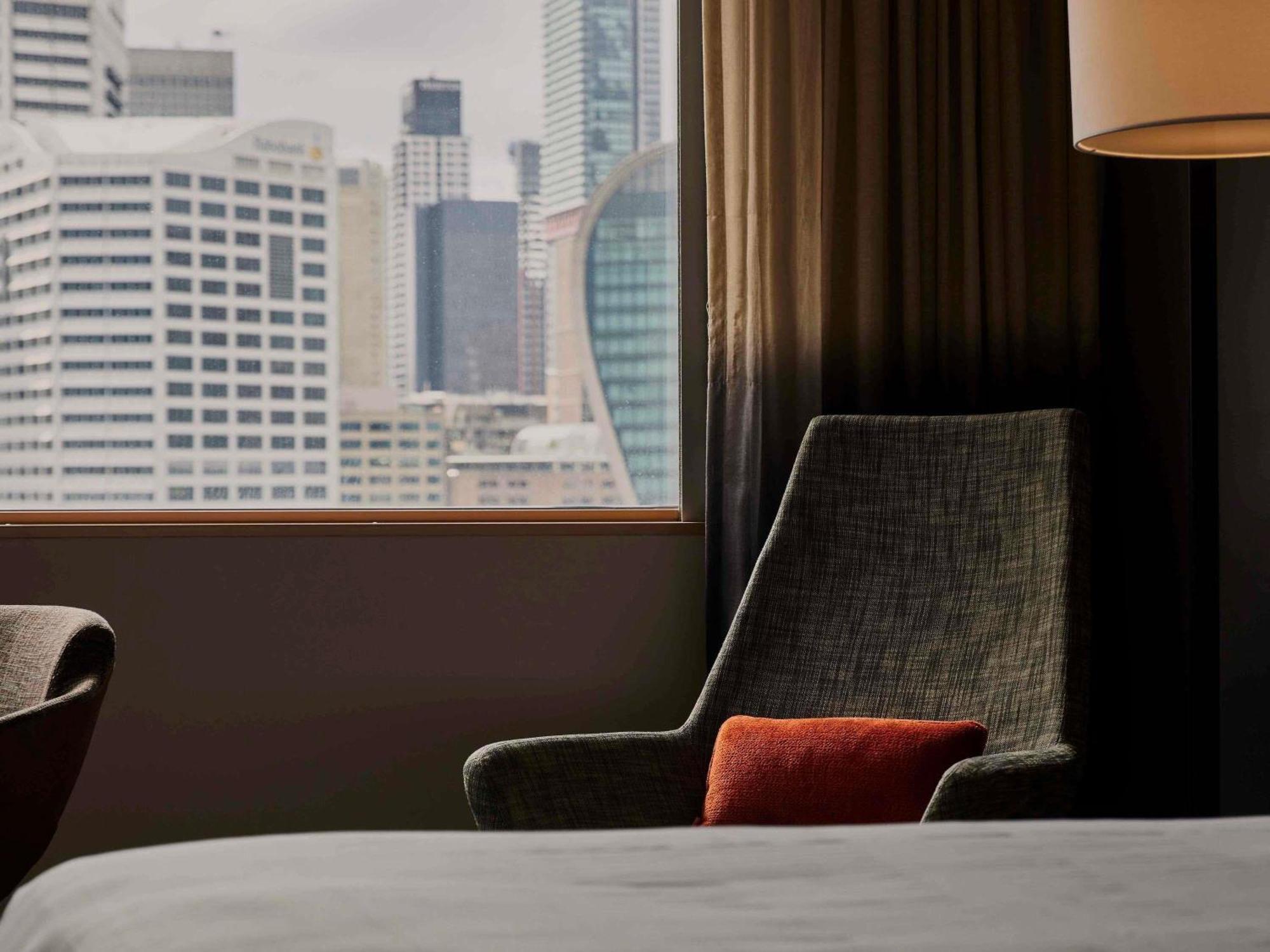 Executive Room 1 Queen Bed City Skyline