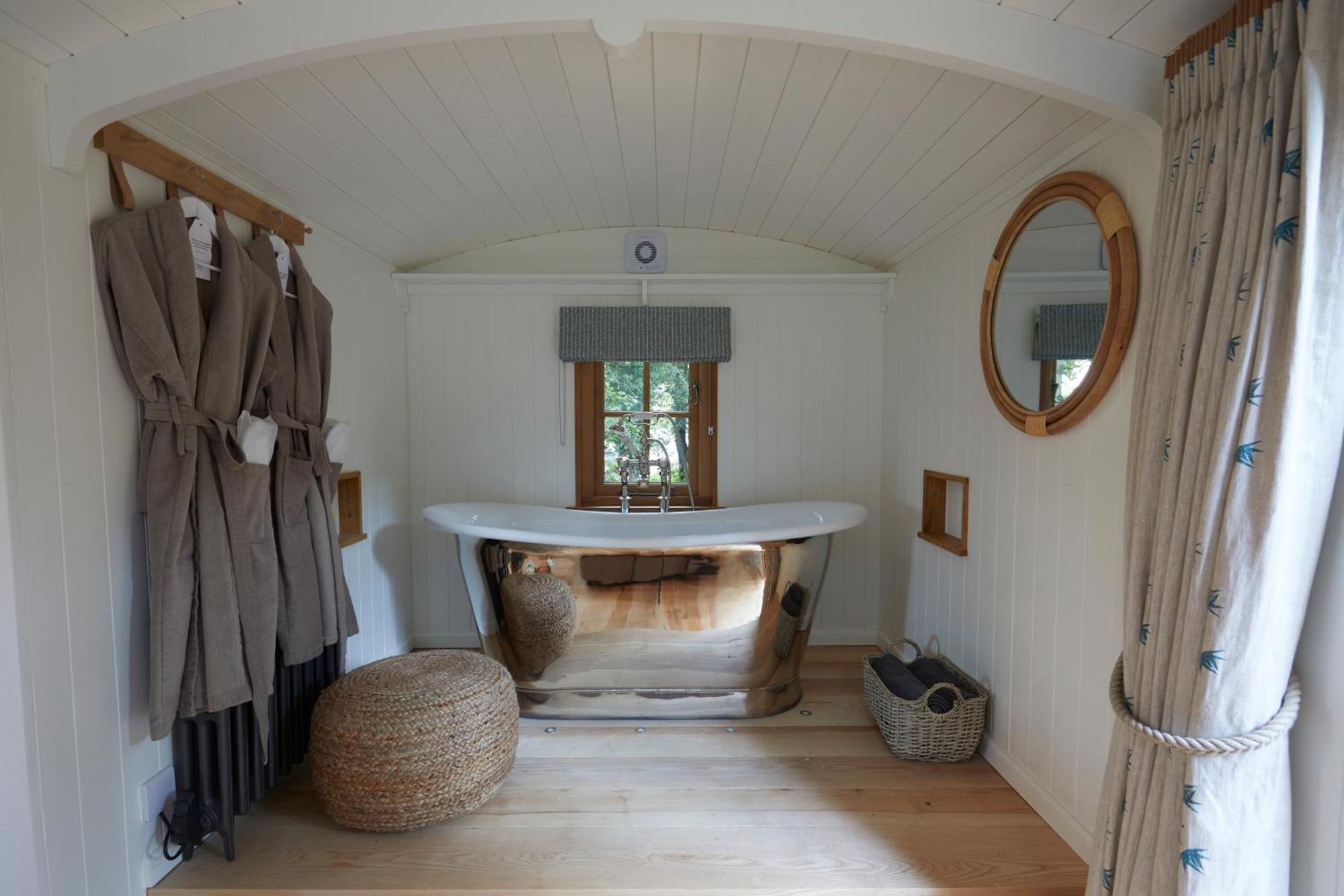 Studio Spa Bath