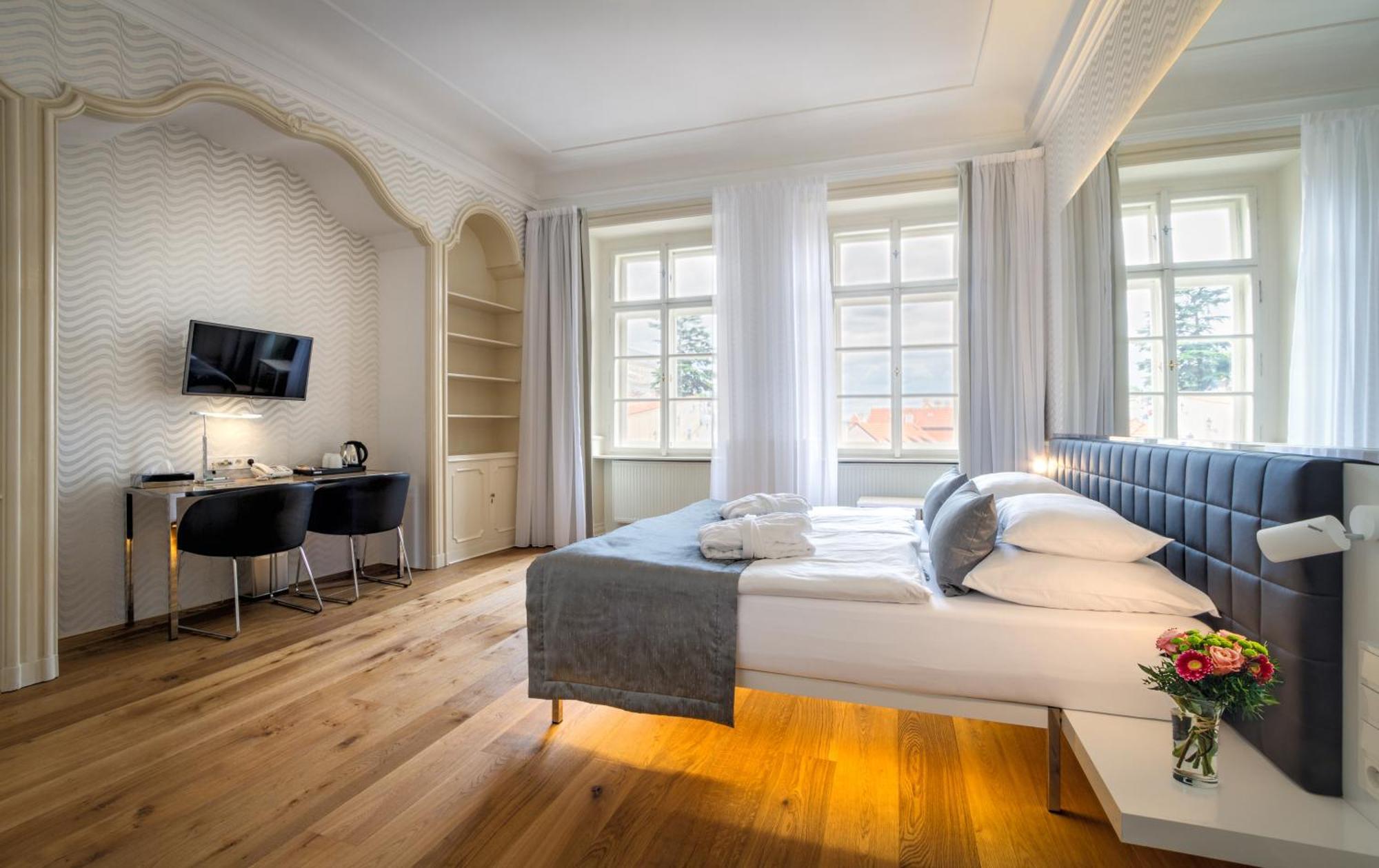 Deluxe Double Room City View