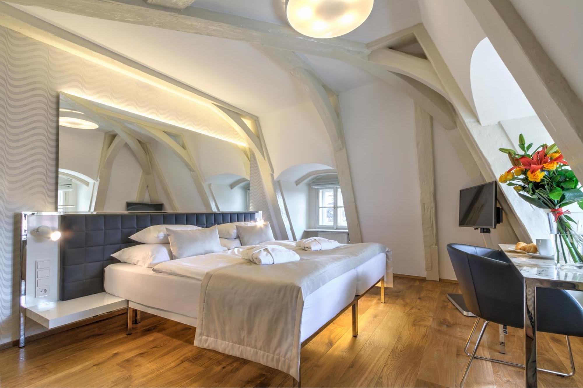 Deluxe Double Room City View