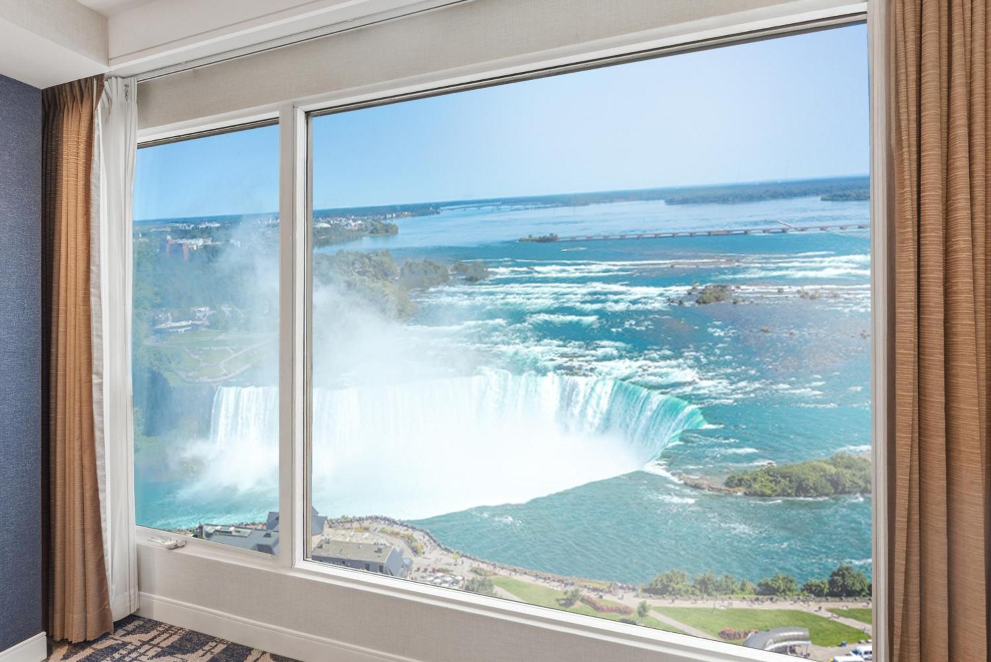 Fallsview Suite | Three Beds