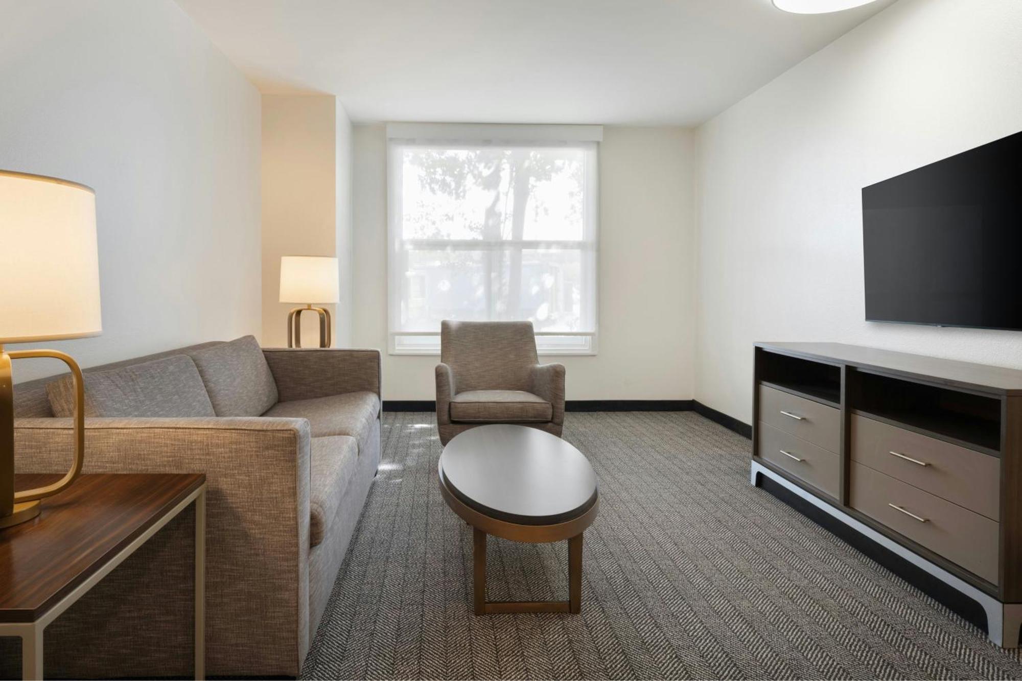 One-Bedroom Double Suite City View High Floor