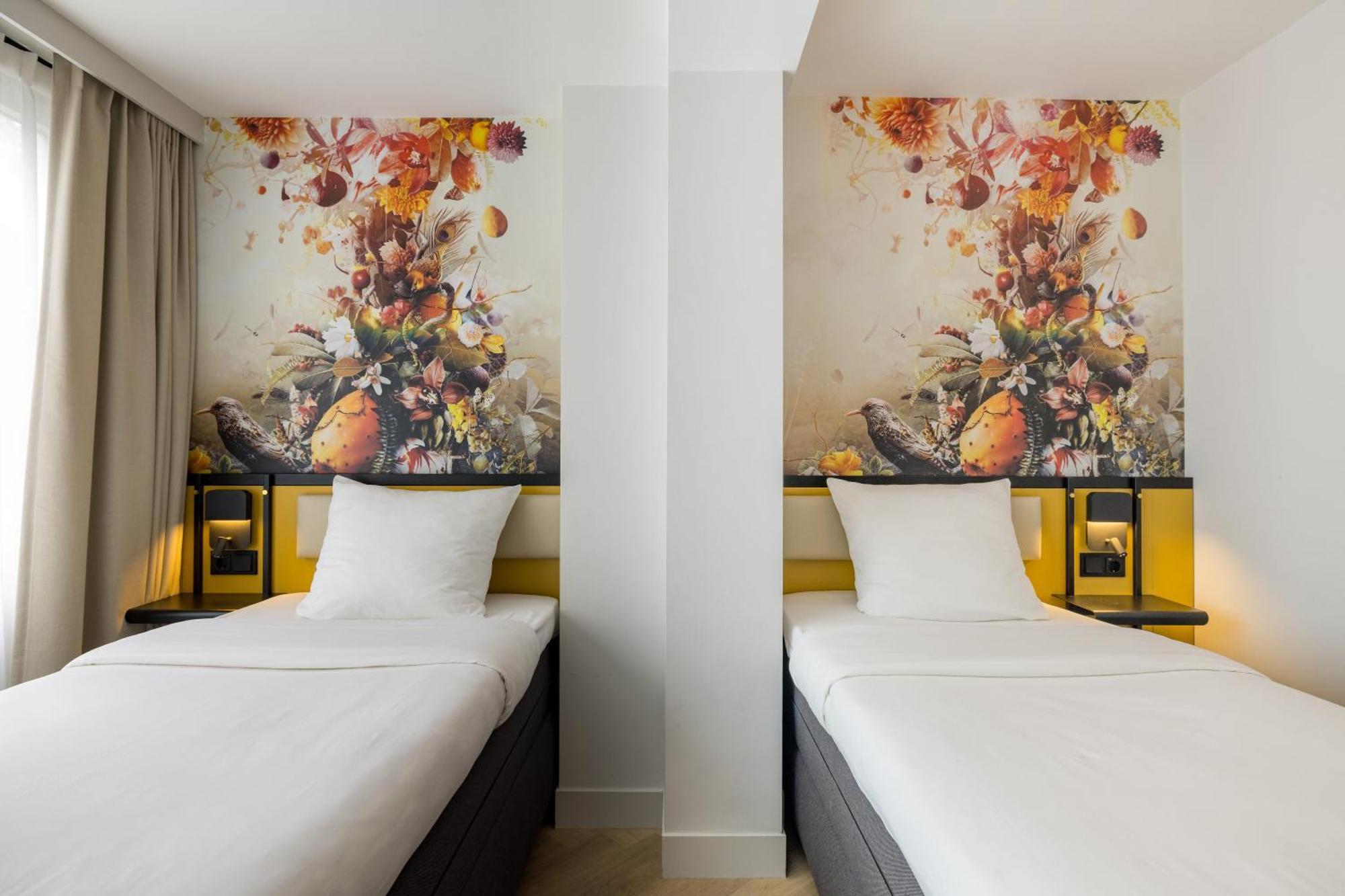 Quarto com 2 Camas de Solteiro