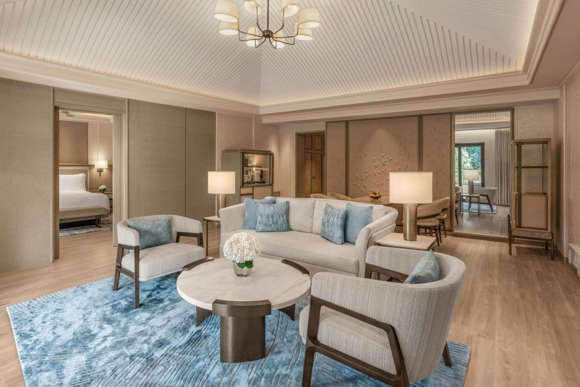 Caroline Astor Suite Lagoon View