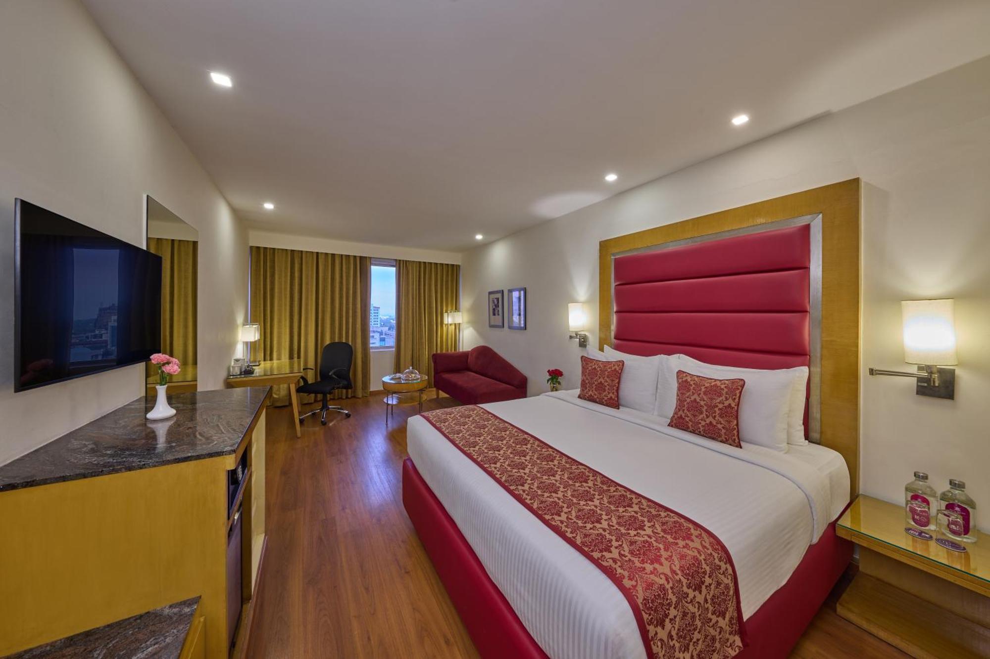 Club Superior Room with Bathtub & 10% Discount on Food & Beverages