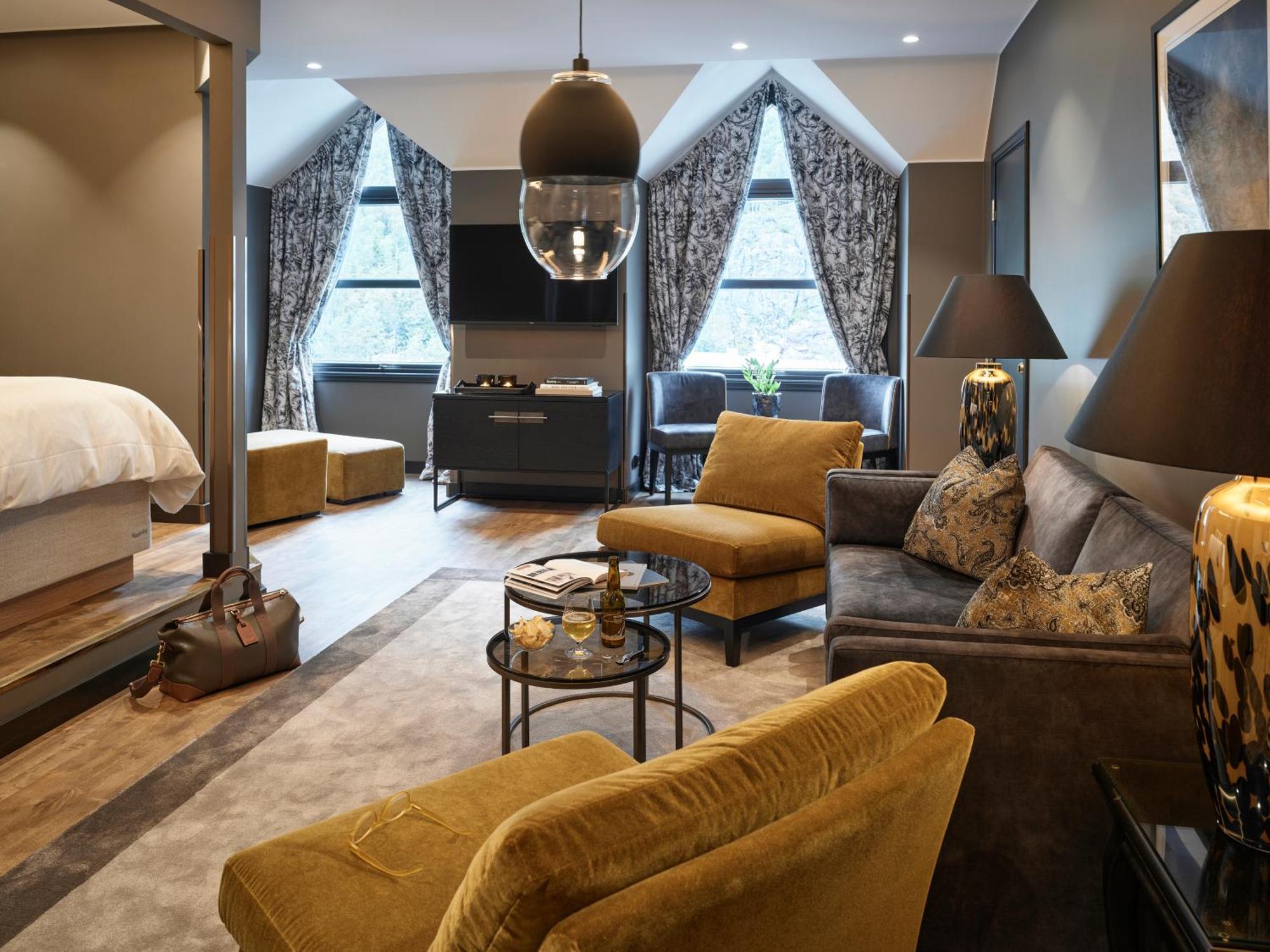 Junior Suite Mountain View