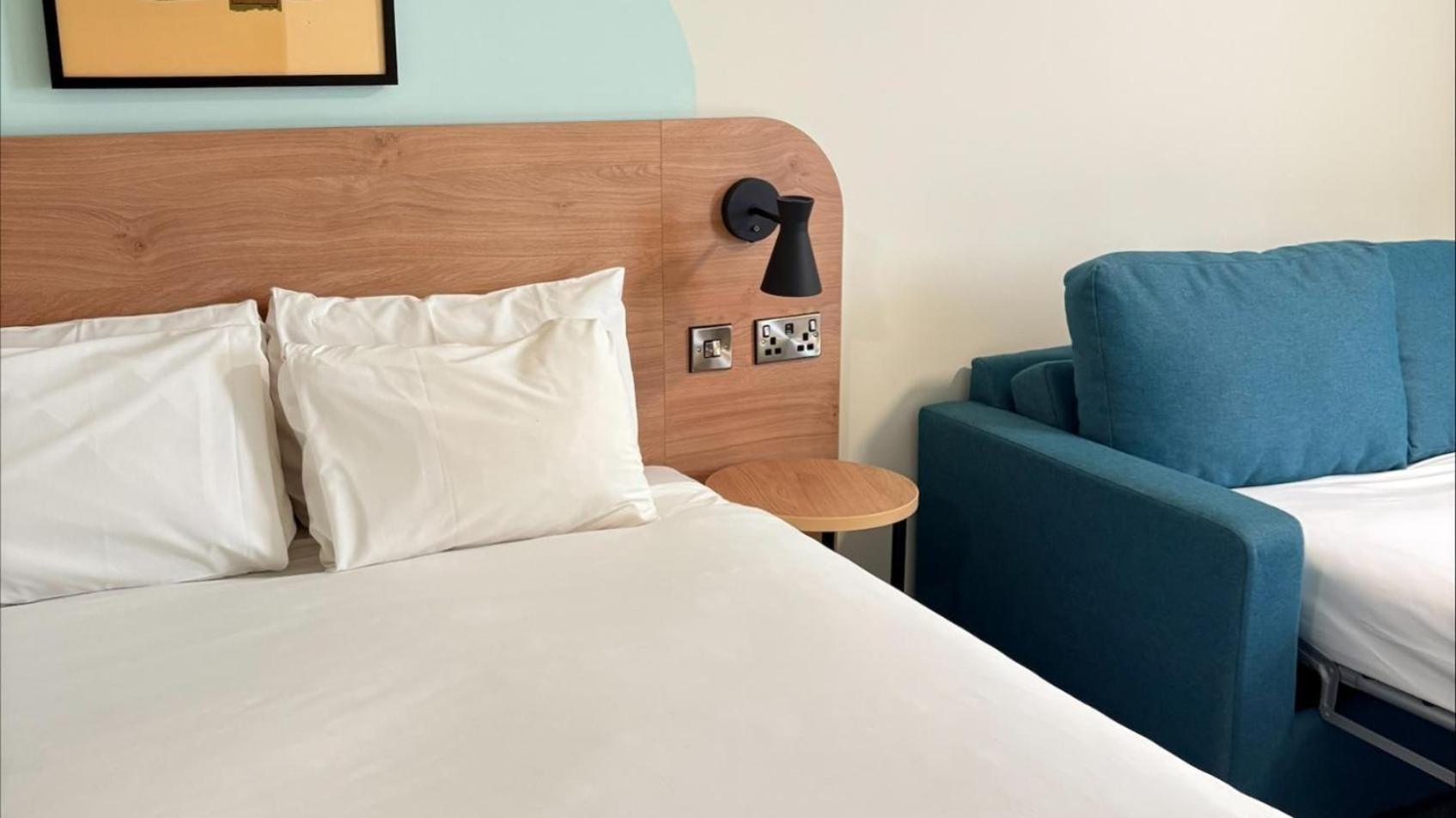 Premium King Room with Sofa Bed - Kids Theme