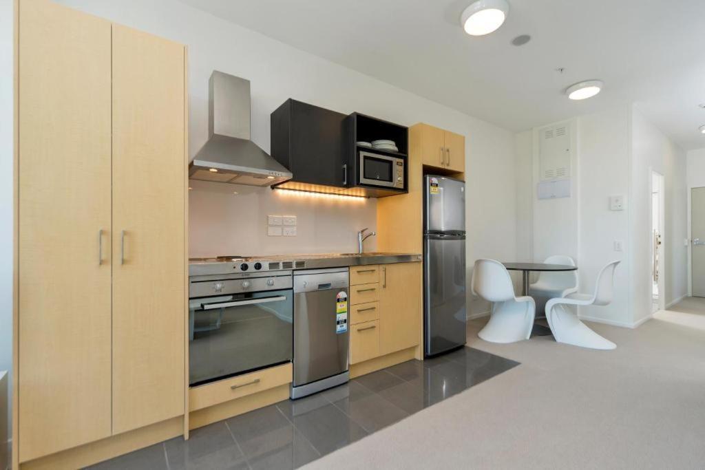 Two-Bedroom Apartment City View