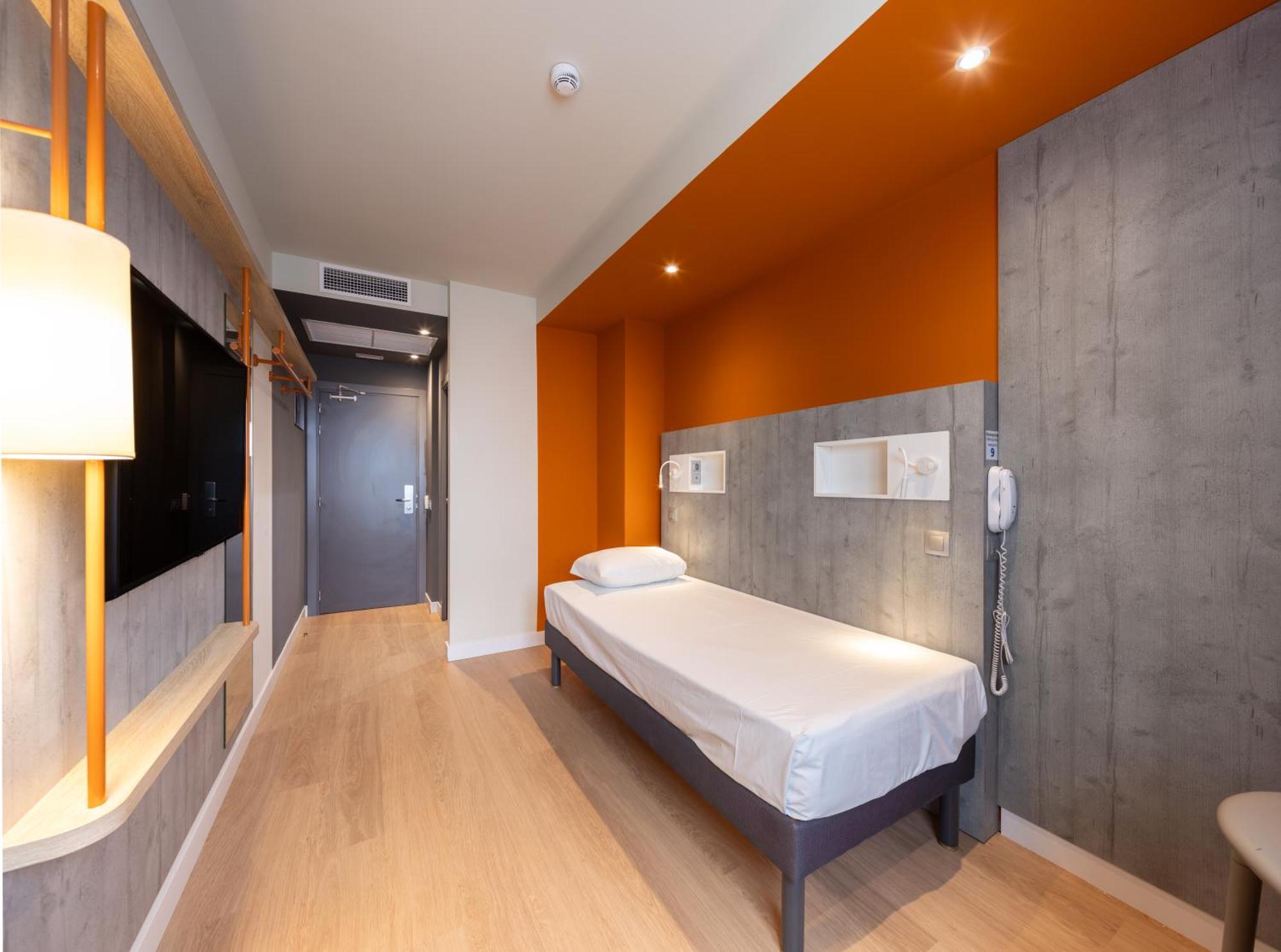 Standard Single Room,1773418014:JPEG