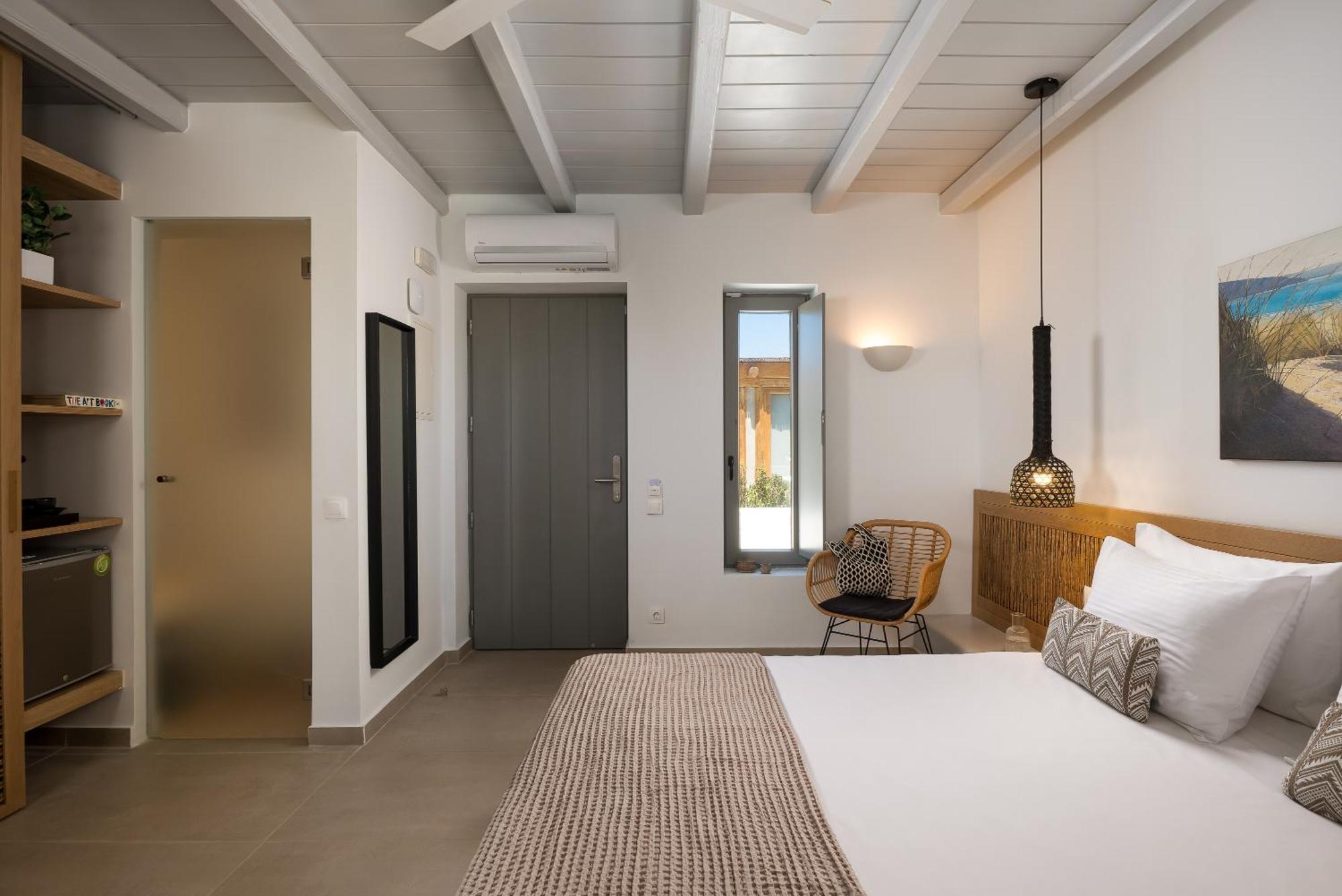 Double Bed Luxury Boutique Suite Private Plunge Pool
